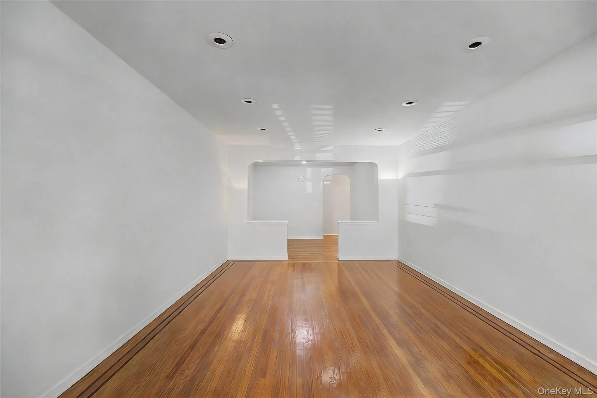 69-11 Yellowstone Boulevard, New York, NY, 2 Bedrooms Bedrooms, 5 Rooms Rooms,1 BathroomBathrooms,Residential Sale,For Rent,Yellowstone,0,999339 69-11 Yellowstone Boulevard, New York, NY, 2 Bedrooms Bedrooms, 5 Rooms Rooms,1 BathroomBathrooms,Residential Sale,For Rent,Yellowstone,0,999339