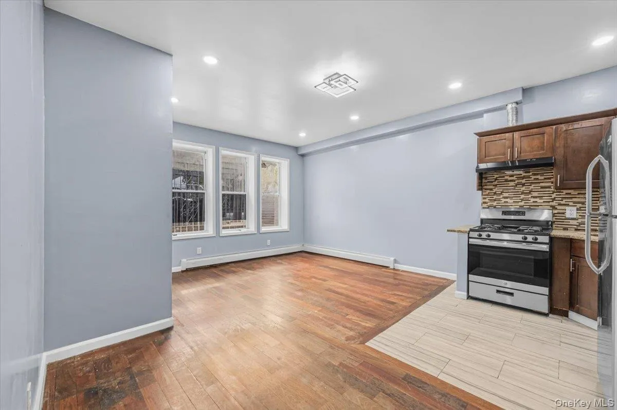 439 Forbell Street, New York, NY, 6 Bedrooms Bedrooms, 12 Rooms Rooms,3 BathroomsBathrooms,Residential,For Rent,Forbell,0,999340 439 Forbell Street, New York, NY, 6 Bedrooms Bedrooms, 12 Rooms Rooms,3 BathroomsBathrooms,Residential,For Rent,Forbell,0,999340