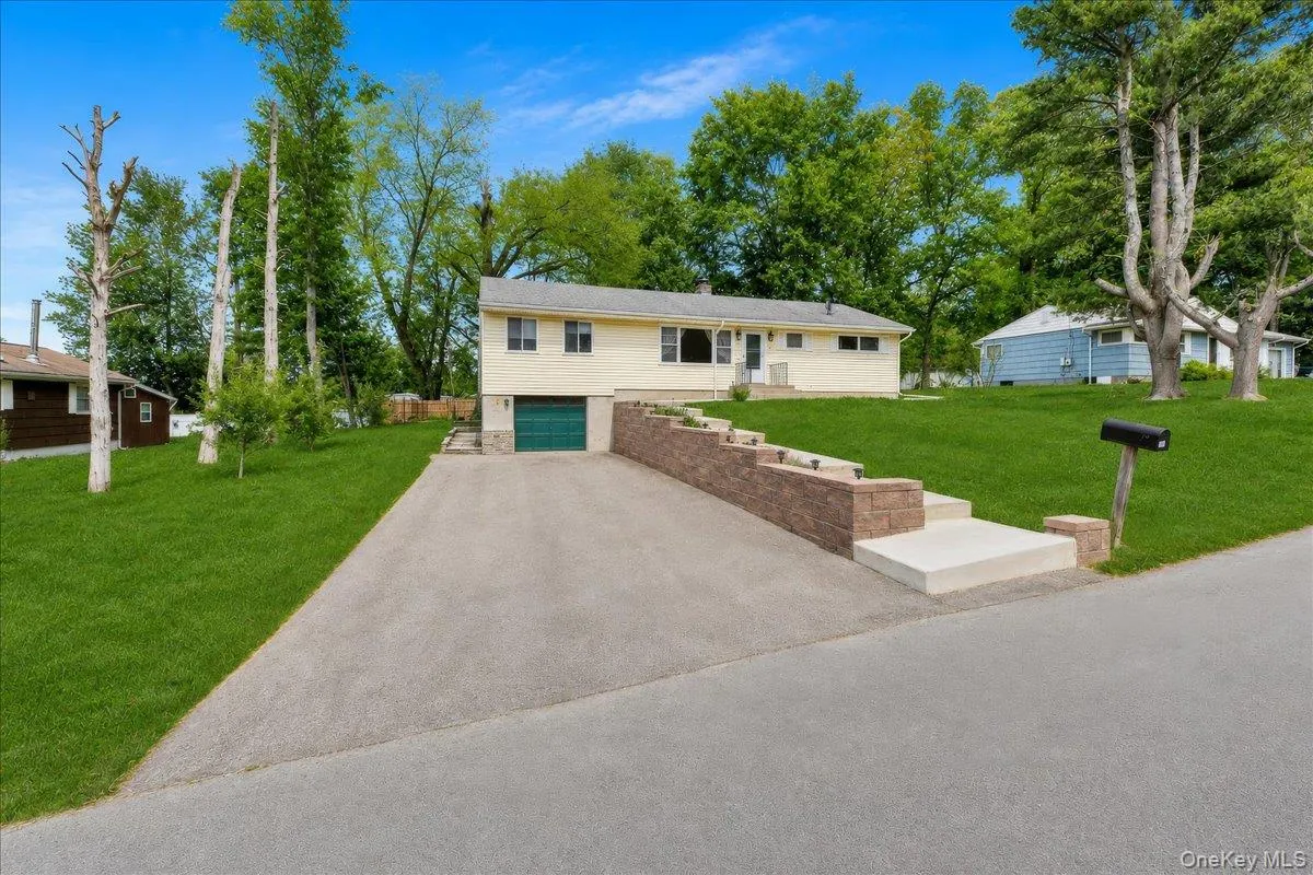 12 Elizabeth Lane, New Windsor, NY, 3 Bedrooms Bedrooms, 7 Rooms Rooms,1 BathroomBathrooms,Residential,For Rent,Elizabeth,0,999345 12 Elizabeth Lane, New Windsor, NY, 3 Bedrooms Bedrooms, 7 Rooms Rooms,1 BathroomBathrooms,Residential,For Rent,Elizabeth,0,999345