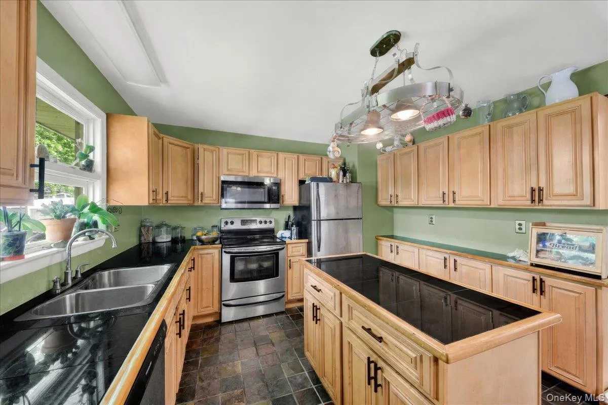 12 Elizabeth Lane, New Windsor, NY, 3 Bedrooms Bedrooms, 7 Rooms Rooms,1 BathroomBathrooms,Residential,For Rent,Elizabeth,0,999345 12 Elizabeth Lane, New Windsor, NY, 3 Bedrooms Bedrooms, 7 Rooms Rooms,1 BathroomBathrooms,Residential,For Rent,Elizabeth,0,999345