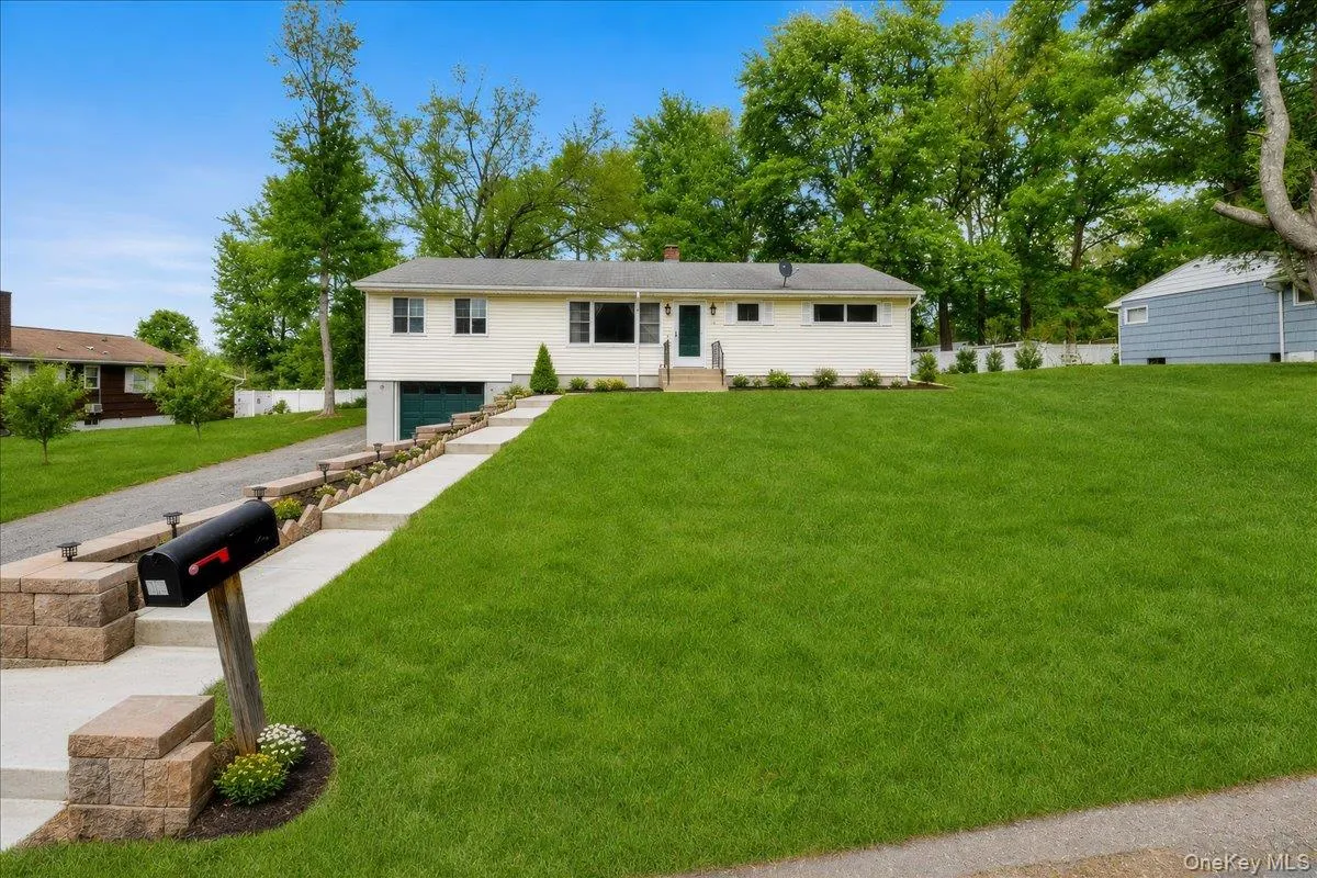 12 Elizabeth Lane, New Windsor, NY, 3 Bedrooms Bedrooms, 7 Rooms Rooms,1 BathroomBathrooms,Residential,For Rent,Elizabeth,0,999345 12 Elizabeth Lane, New Windsor, NY, 3 Bedrooms Bedrooms, 7 Rooms Rooms,1 BathroomBathrooms,Residential,For Rent,Elizabeth,0,999345