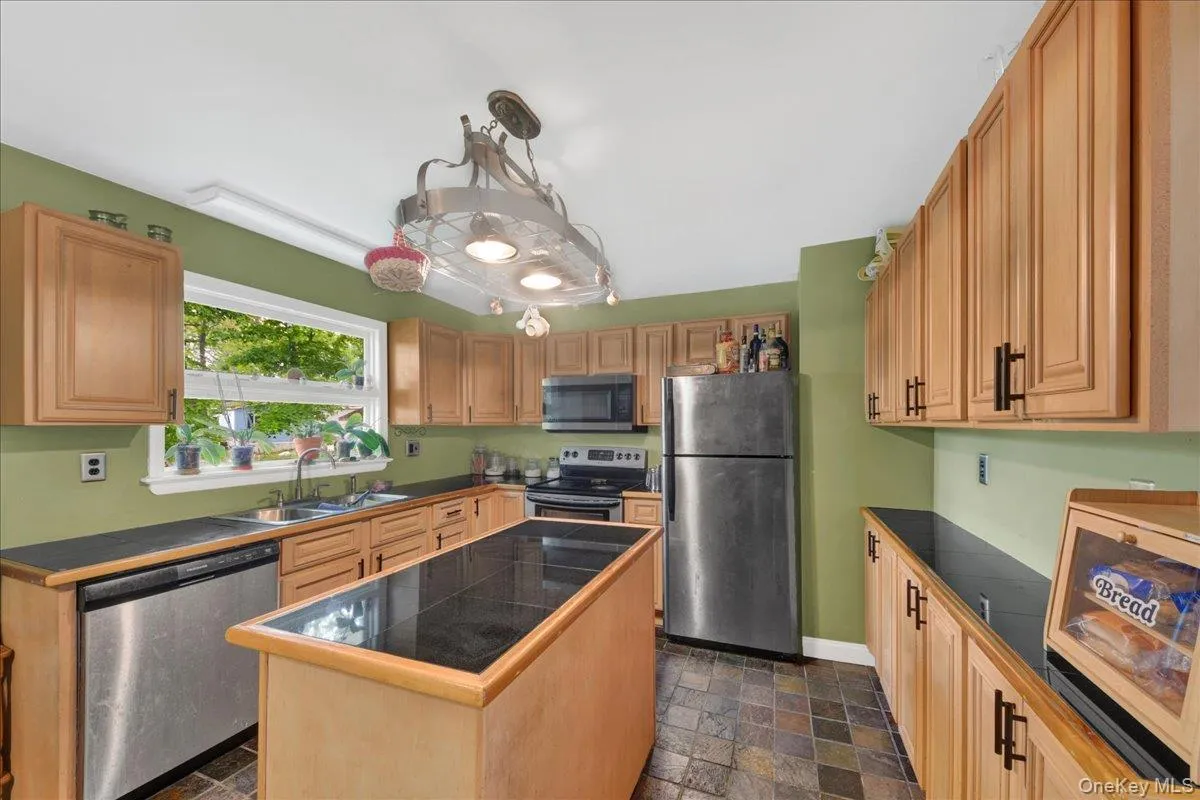 12 Elizabeth Lane, New Windsor, NY, 3 Bedrooms Bedrooms, 7 Rooms Rooms,1 BathroomBathrooms,Residential,For Rent,Elizabeth,0,999345 12 Elizabeth Lane, New Windsor, NY, 3 Bedrooms Bedrooms, 7 Rooms Rooms,1 BathroomBathrooms,Residential,For Rent,Elizabeth,0,999345