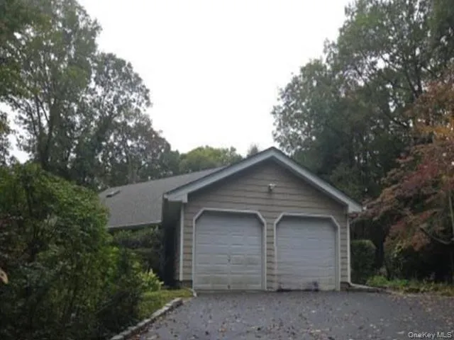 27 Spinning Wheel Lane, Huntington, NY, 5 Bedrooms Bedrooms, 9 Rooms Rooms,3 BathroomsBathrooms,Residential Sale,For Rent,Spinning Wheel,0,999347 27 Spinning Wheel Lane, Huntington, NY, 5 Bedrooms Bedrooms, 9 Rooms Rooms,3 BathroomsBathrooms,Residential Sale,For Rent,Spinning Wheel,0,999347