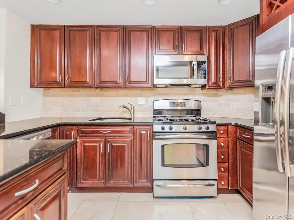 50 Hartsdale Avenue, Greenburgh, NY, 2 Bedrooms Bedrooms, 4 Rooms Rooms,2 BathroomsBathrooms,Residential Lease,For Rent,Hartsdale,0,999350 50 Hartsdale Avenue, Greenburgh, NY, 2 Bedrooms Bedrooms, 4 Rooms Rooms,2 BathroomsBathrooms,Residential Lease,For Rent,Hartsdale,0,999350