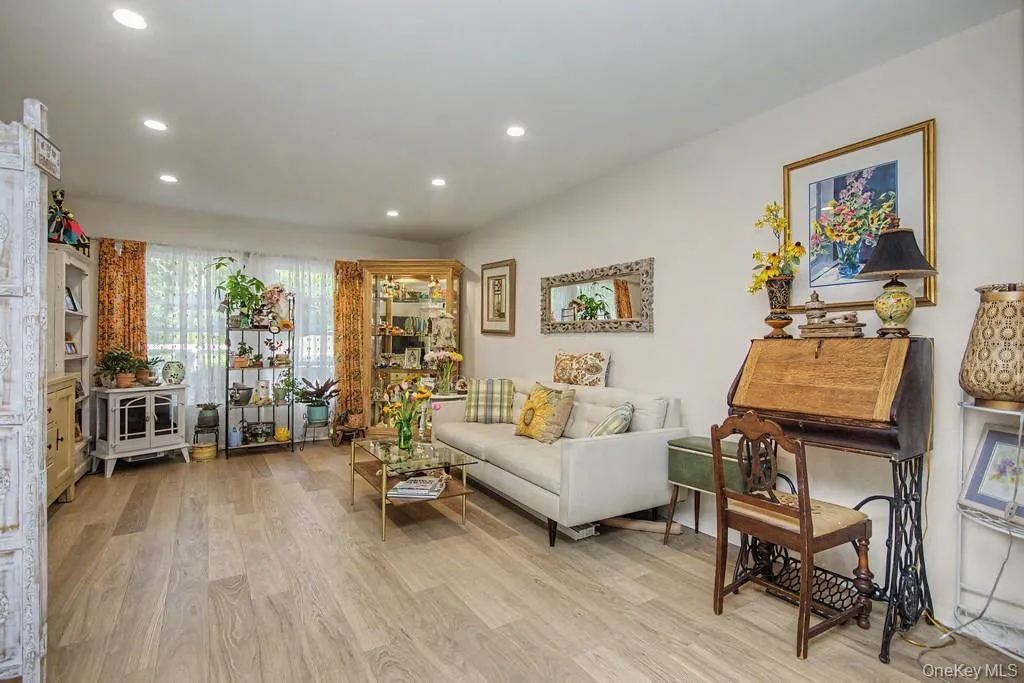 23 Dorset Court, Yorktown, NY, 1 Bedroom Bedrooms, 4 Rooms Rooms,1 BathroomBathrooms,Residential,For Rent,Dorset,0,999354 23 Dorset Court, Yorktown, NY, 1 Bedroom Bedrooms, 4 Rooms Rooms,1 BathroomBathrooms,Residential,For Rent,Dorset,0,999354