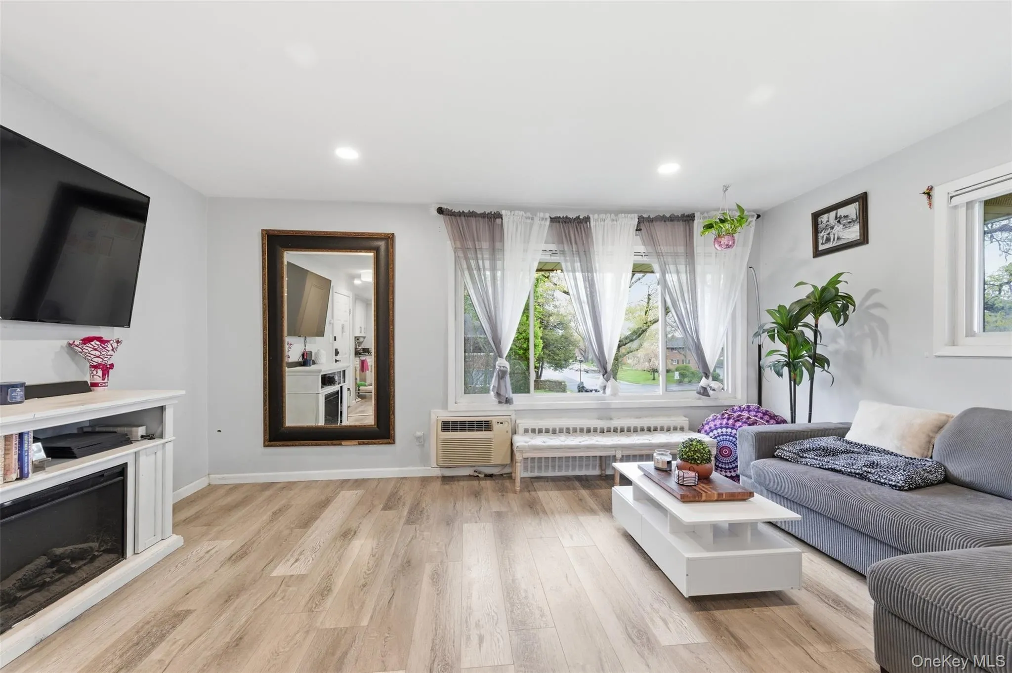 101 Edmunton Drive, Babylon, NY, 1 Bedroom Bedrooms, 4 Rooms Rooms,1 BathroomBathrooms,Residential,For Rent,Edmunton Drive,0,999361 101 Edmunton Drive, Babylon, NY, 1 Bedroom Bedrooms, 4 Rooms Rooms,1 BathroomBathrooms,Residential,For Rent,Edmunton Drive,0,999361