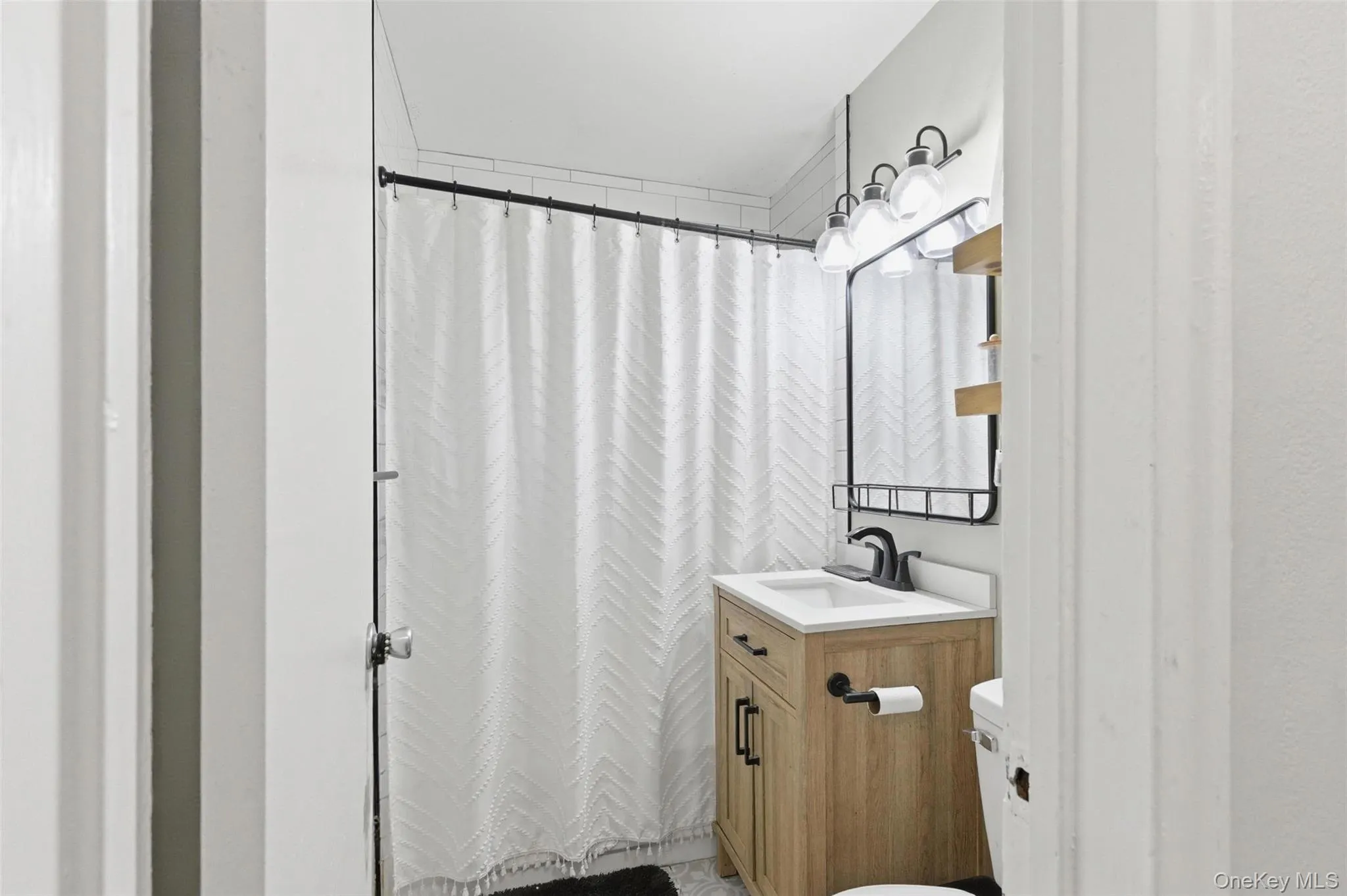 101 Edmunton Drive, Babylon, NY, 1 Bedroom Bedrooms, 4 Rooms Rooms,1 BathroomBathrooms,Residential,For Rent,Edmunton Drive,0,999361 101 Edmunton Drive, Babylon, NY, 1 Bedroom Bedrooms, 4 Rooms Rooms,1 BathroomBathrooms,Residential,For Rent,Edmunton Drive,0,999361