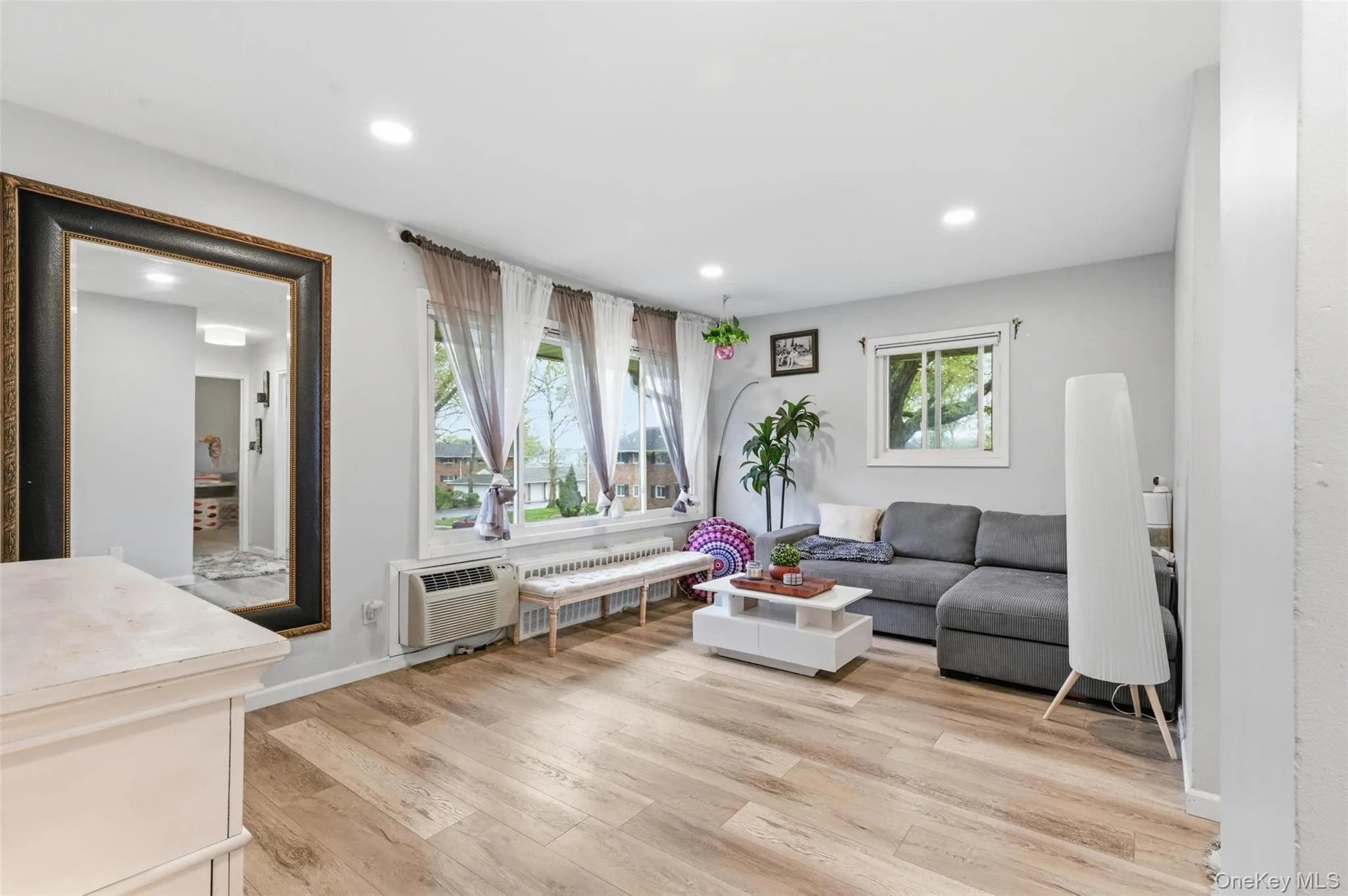 101 Edmunton Drive, Babylon, NY, 1 Bedroom Bedrooms, 4 Rooms Rooms,1 BathroomBathrooms,Residential,For Rent,Edmunton Drive,0,999361 101 Edmunton Drive, Babylon, NY, 1 Bedroom Bedrooms, 4 Rooms Rooms,1 BathroomBathrooms,Residential,For Rent,Edmunton Drive,0,999361