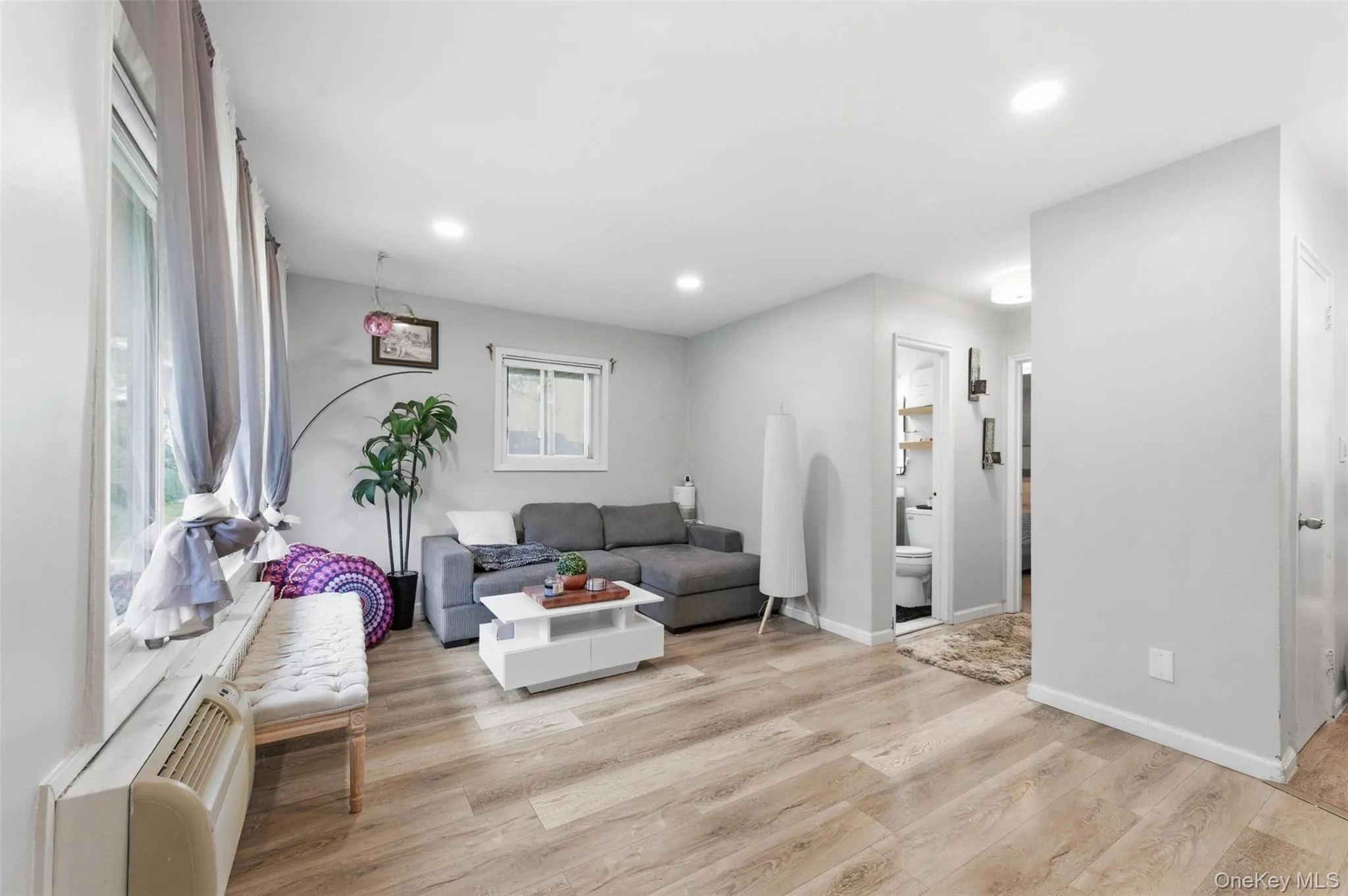 101 Edmunton Drive, Babylon, NY, 1 Bedroom Bedrooms, 4 Rooms Rooms,1 BathroomBathrooms,Residential,For Rent,Edmunton Drive,0,999361 101 Edmunton Drive, Babylon, NY, 1 Bedroom Bedrooms, 4 Rooms Rooms,1 BathroomBathrooms,Residential,For Rent,Edmunton Drive,0,999361
