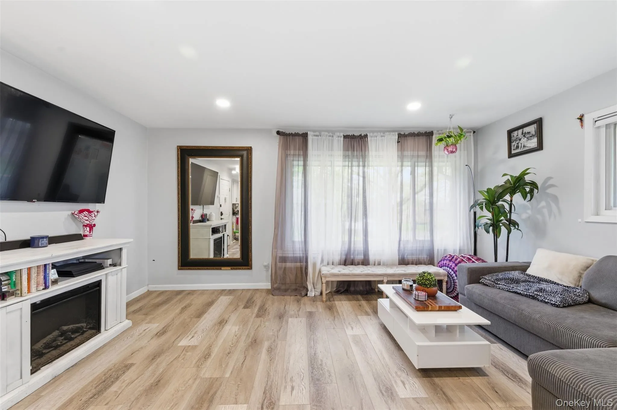 101 Edmunton Drive, Babylon, NY, 1 Bedroom Bedrooms, 4 Rooms Rooms,1 BathroomBathrooms,Residential,For Rent,Edmunton Drive,0,999361 101 Edmunton Drive, Babylon, NY, 1 Bedroom Bedrooms, 4 Rooms Rooms,1 BathroomBathrooms,Residential,For Rent,Edmunton Drive,0,999361