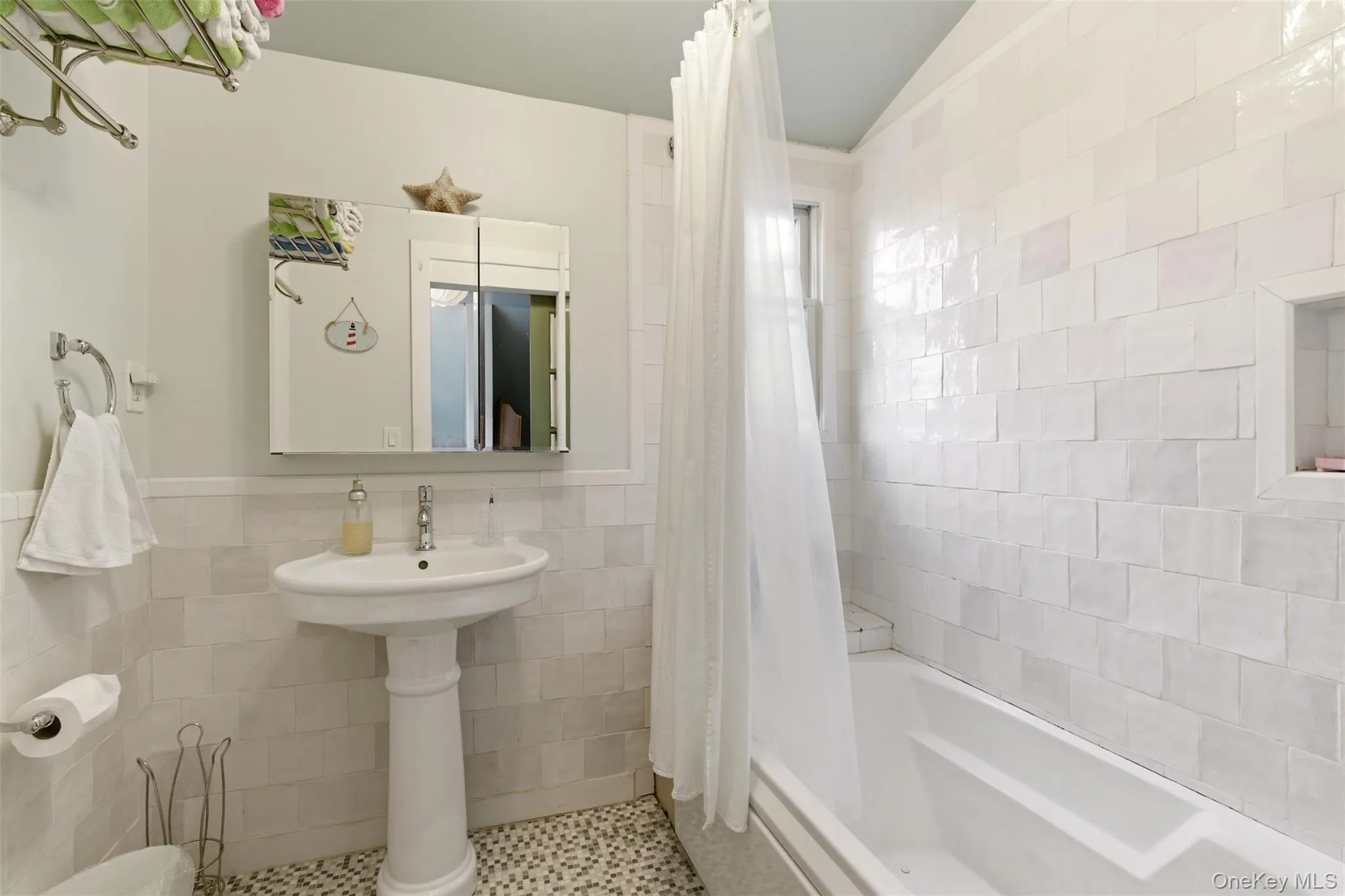 32 Timberline Drive, Huntington, NY, 3 Bedrooms Bedrooms, 7 Rooms Rooms,2 BathroomsBathrooms,Residential Sale,For Rent,Timberline,0,999365 32 Timberline Drive, Huntington, NY, 3 Bedrooms Bedrooms, 7 Rooms Rooms,2 BathroomsBathrooms,Residential Sale,For Rent,Timberline,0,999365