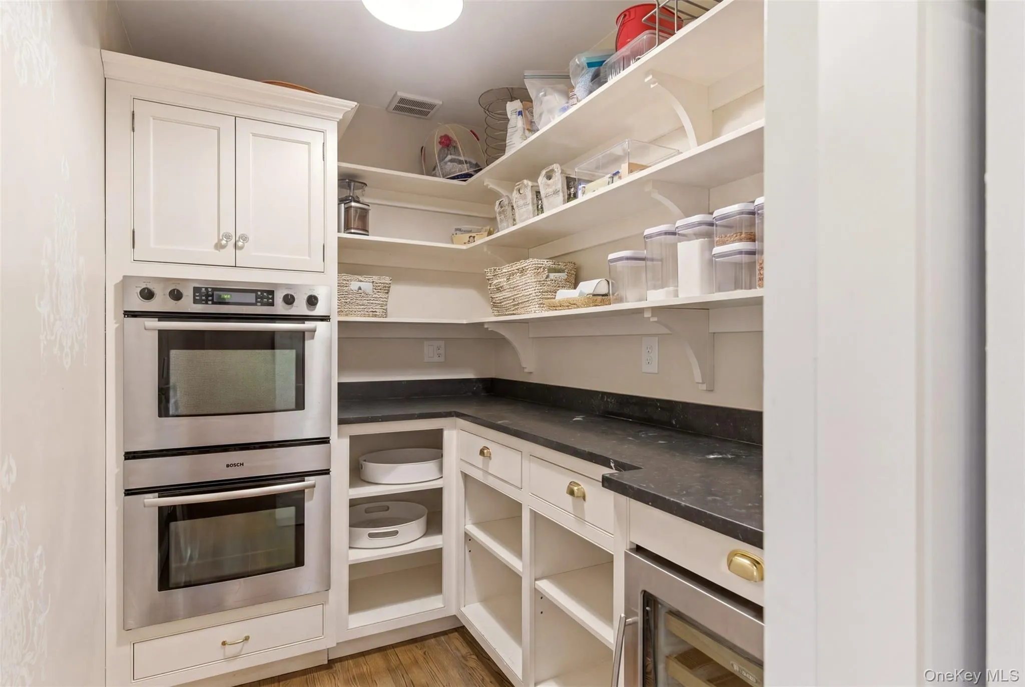 32 Timberline Drive, Huntington, NY, 3 Bedrooms Bedrooms, 7 Rooms Rooms,2 BathroomsBathrooms,Residential Sale,For Rent,Timberline,0,999365 32 Timberline Drive, Huntington, NY, 3 Bedrooms Bedrooms, 7 Rooms Rooms,2 BathroomsBathrooms,Residential Sale,For Rent,Timberline,0,999365