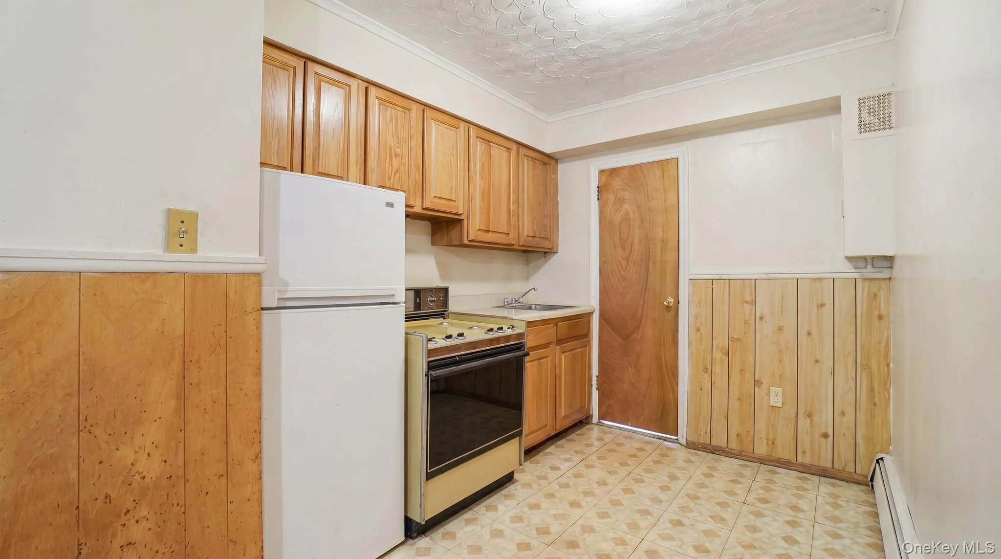 2436 Seymour Avenue, New York, NY, 4 Bedrooms Bedrooms, 8 Rooms Rooms,2 BathroomsBathrooms,Residential,For Rent,Seymour,0,999367 2436 Seymour Avenue, New York, NY, 4 Bedrooms Bedrooms, 8 Rooms Rooms,2 BathroomsBathrooms,Residential,For Rent,Seymour,0,999367