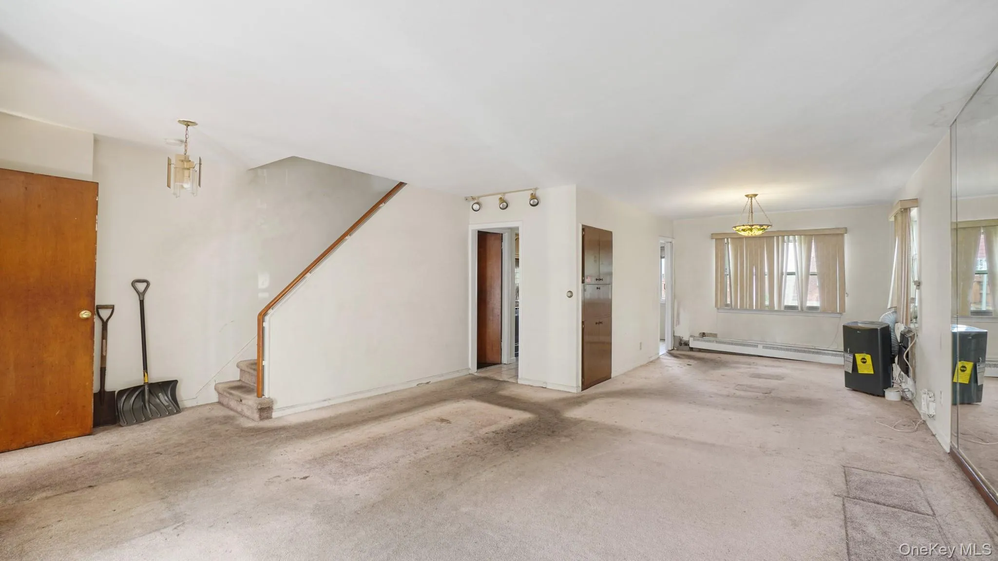 2436 Seymour Avenue, New York, NY, 4 Bedrooms Bedrooms, 8 Rooms Rooms,2 BathroomsBathrooms,Residential,For Rent,Seymour,0,999367 2436 Seymour Avenue, New York, NY, 4 Bedrooms Bedrooms, 8 Rooms Rooms,2 BathroomsBathrooms,Residential,For Rent,Seymour,0,999367