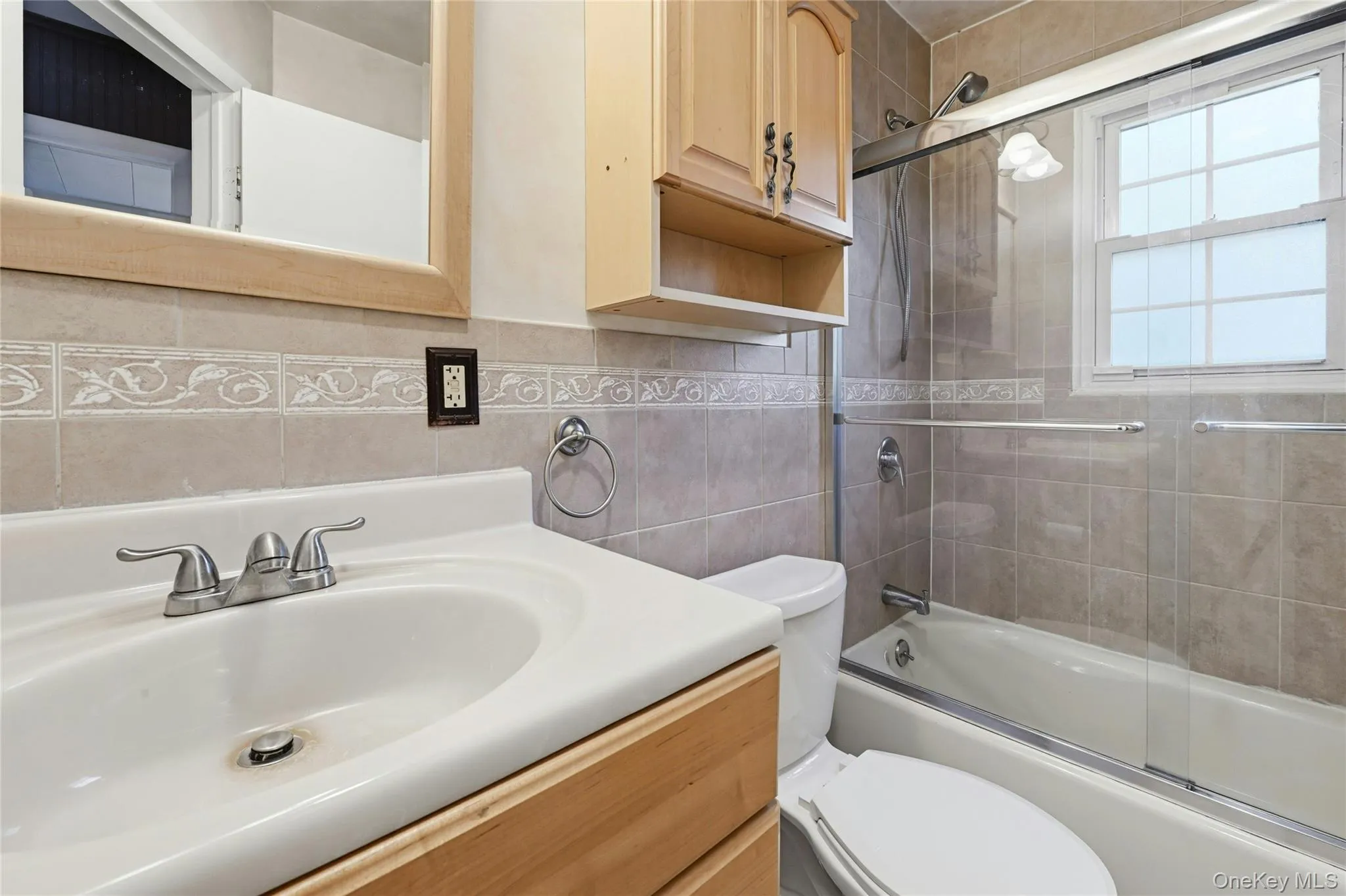 226 5th Street, Babylon, NY, 3 Bedrooms Bedrooms, 6 Rooms Rooms,2 BathroomsBathrooms,Residential Sale,For Rent,5th,0,999368 226 5th Street, Babylon, NY, 3 Bedrooms Bedrooms, 6 Rooms Rooms,2 BathroomsBathrooms,Residential Sale,For Rent,5th,0,999368