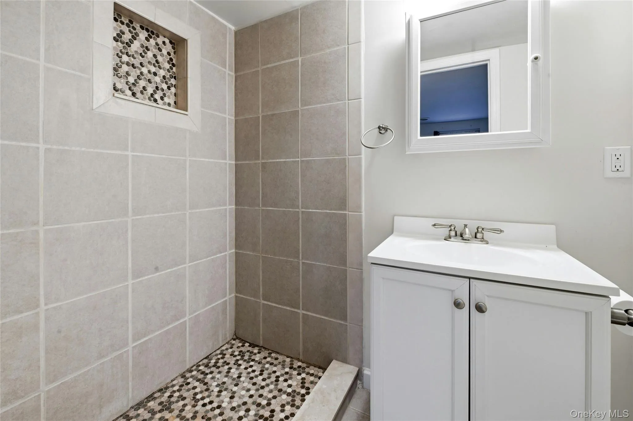 226 5th Street, Babylon, NY, 3 Bedrooms Bedrooms, 6 Rooms Rooms,2 BathroomsBathrooms,Residential Sale,For Rent,5th,0,999368 226 5th Street, Babylon, NY, 3 Bedrooms Bedrooms, 6 Rooms Rooms,2 BathroomsBathrooms,Residential Sale,For Rent,5th,0,999368