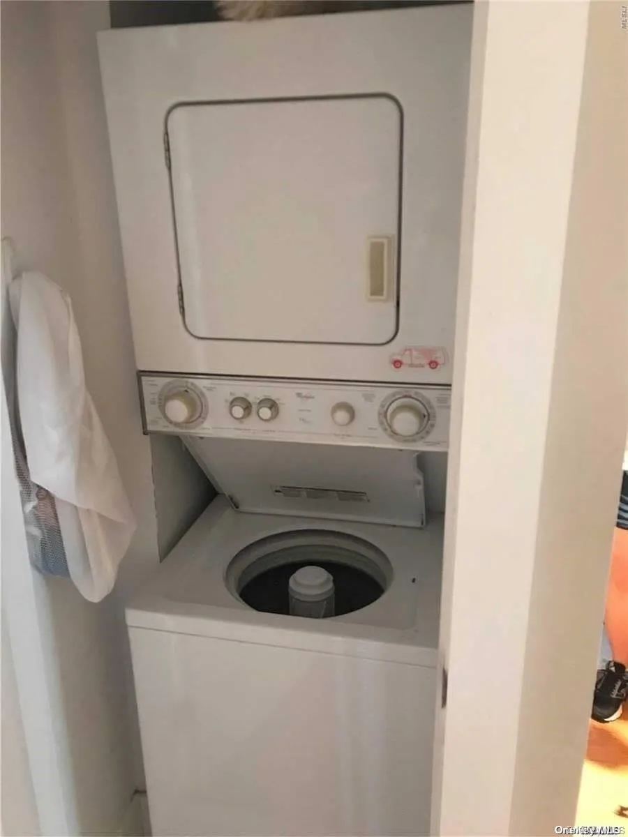 24 Buffalo Avenue, Hempstead, NY, 2 Bedrooms Bedrooms, 5 Rooms Rooms,2 BathroomsBathrooms,Residential Lease,For Rent,Buffalo,0,999370 24 Buffalo Avenue, Hempstead, NY, 2 Bedrooms Bedrooms, 5 Rooms Rooms,2 BathroomsBathrooms,Residential Lease,For Rent,Buffalo,0,999370
