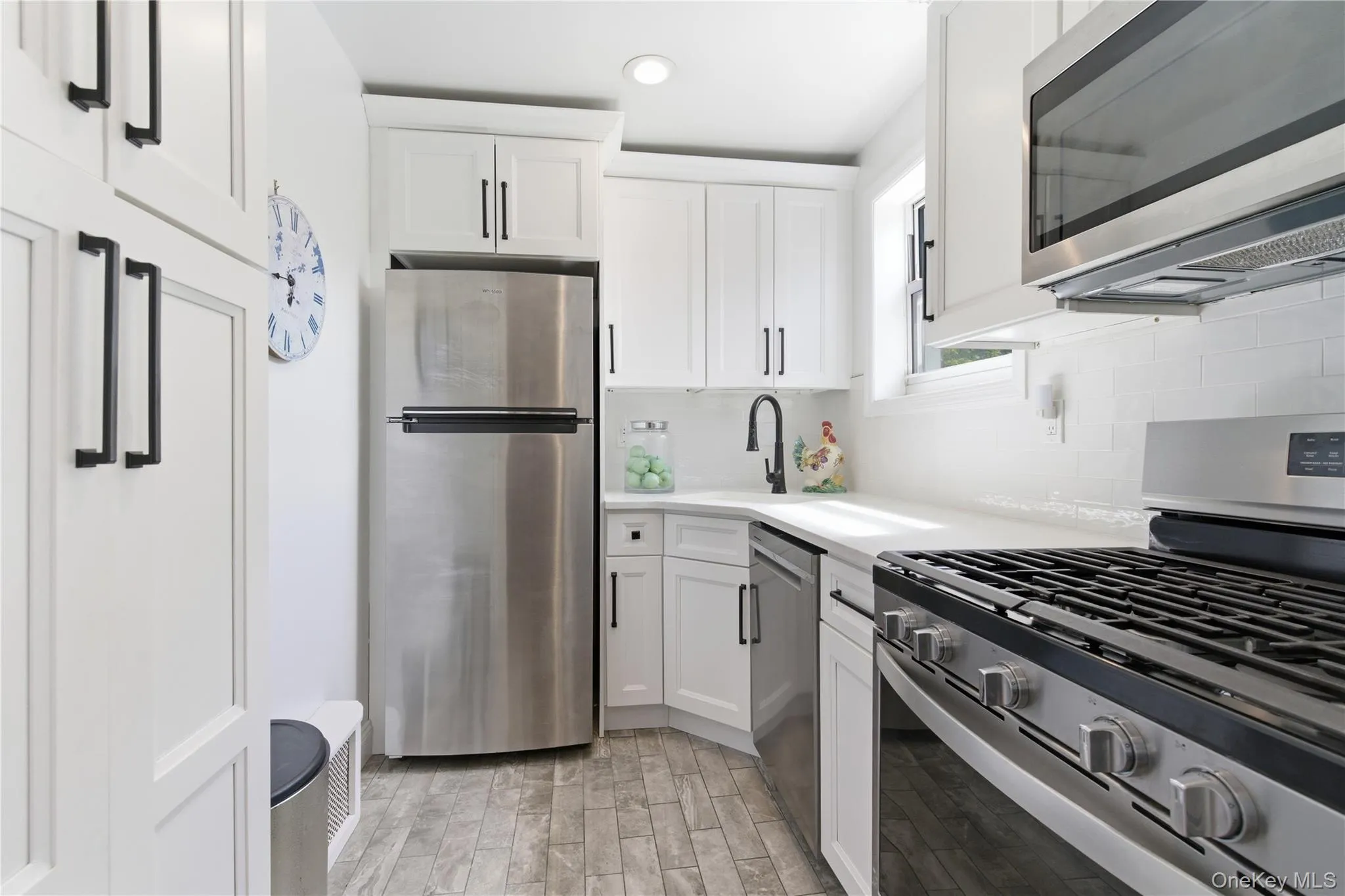 83 Edwards Street, North Hempstead, NY, 2 Bedrooms Bedrooms, 5 Rooms Rooms,1 BathroomBathrooms,Residential,For Rent,Edwards,0,999371 83 Edwards Street, North Hempstead, NY, 2 Bedrooms Bedrooms, 5 Rooms Rooms,1 BathroomBathrooms,Residential,For Rent,Edwards,0,999371