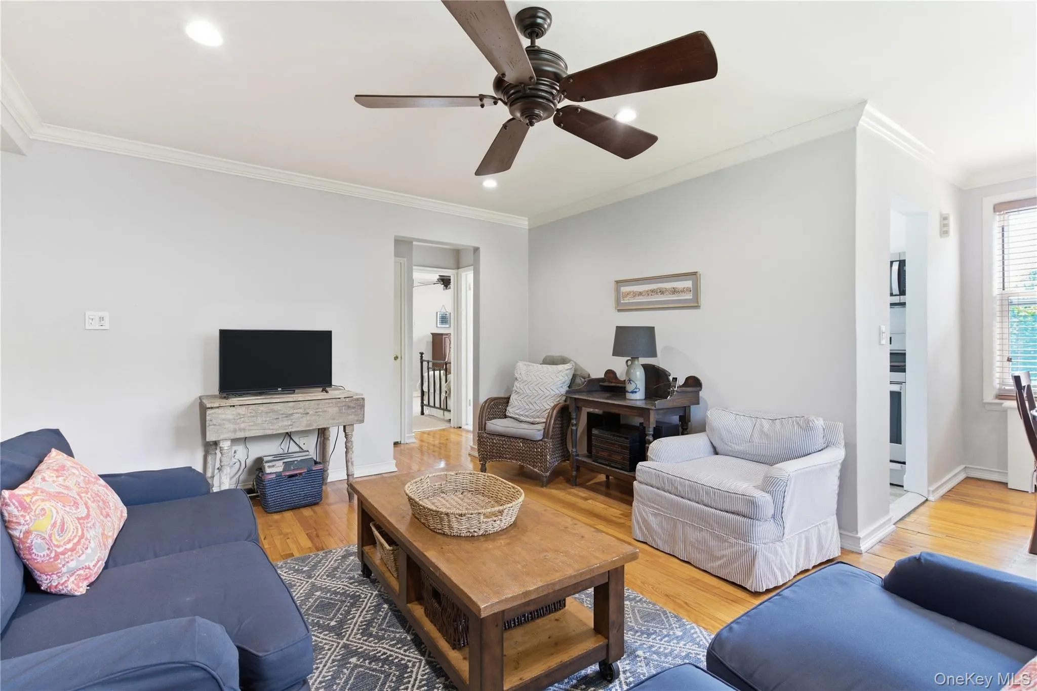 83 Edwards Street, North Hempstead, NY, 2 Bedrooms Bedrooms, 5 Rooms Rooms,1 BathroomBathrooms,Residential,For Rent,Edwards,0,999371 83 Edwards Street, North Hempstead, NY, 2 Bedrooms Bedrooms, 5 Rooms Rooms,1 BathroomBathrooms,Residential,For Rent,Edwards,0,999371