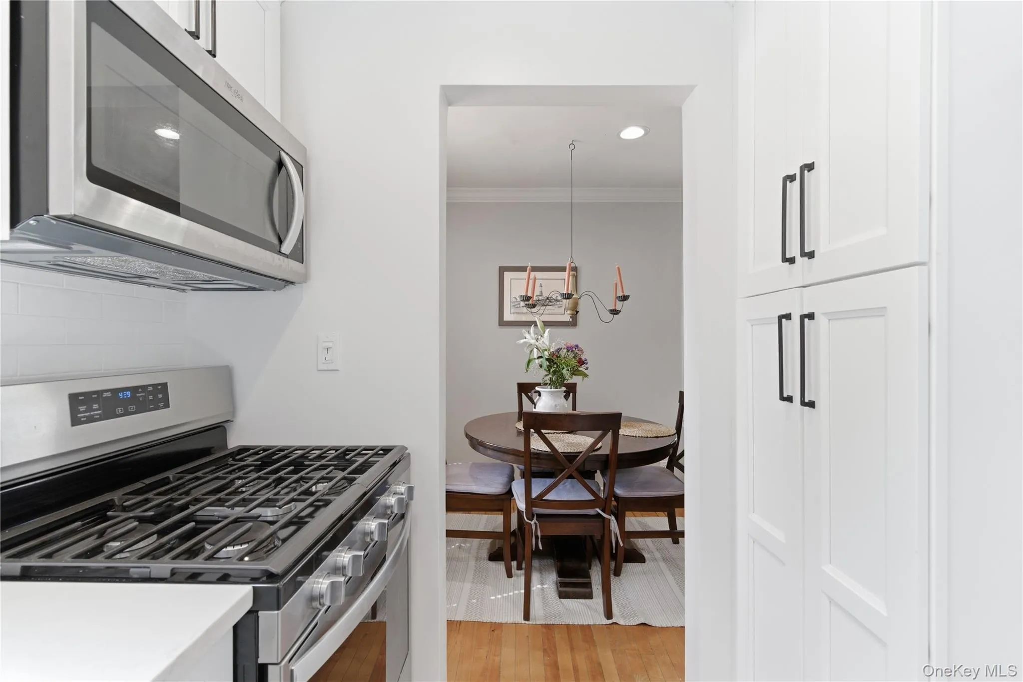 83 Edwards Street, North Hempstead, NY, 2 Bedrooms Bedrooms, 5 Rooms Rooms,1 BathroomBathrooms,Residential,For Rent,Edwards,0,999371 83 Edwards Street, North Hempstead, NY, 2 Bedrooms Bedrooms, 5 Rooms Rooms,1 BathroomBathrooms,Residential,For Rent,Edwards,0,999371