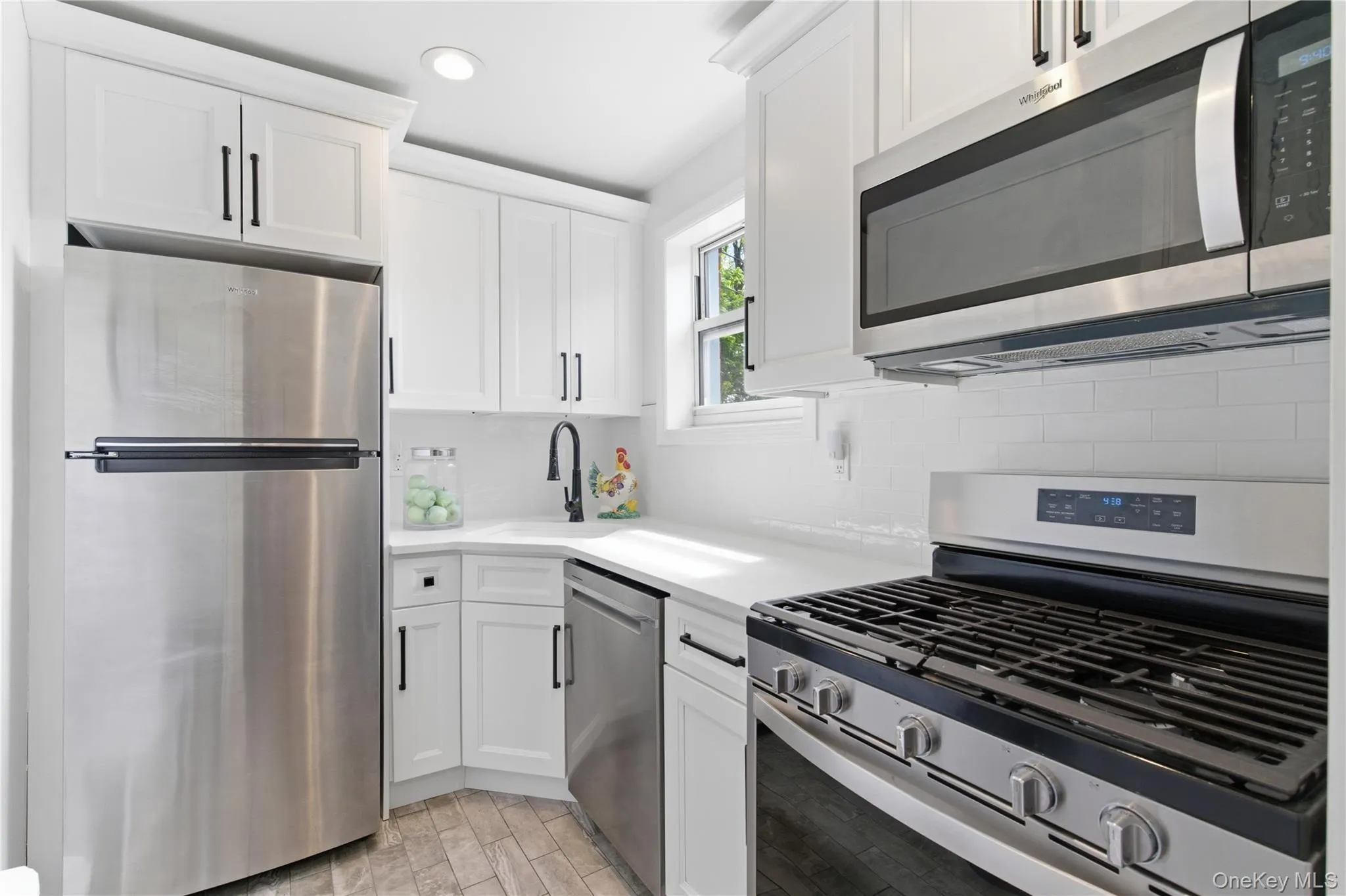 83 Edwards Street, North Hempstead, NY, 2 Bedrooms Bedrooms, 5 Rooms Rooms,1 BathroomBathrooms,Residential,For Rent,Edwards,0,999371 83 Edwards Street, North Hempstead, NY, 2 Bedrooms Bedrooms, 5 Rooms Rooms,1 BathroomBathrooms,Residential,For Rent,Edwards,0,999371