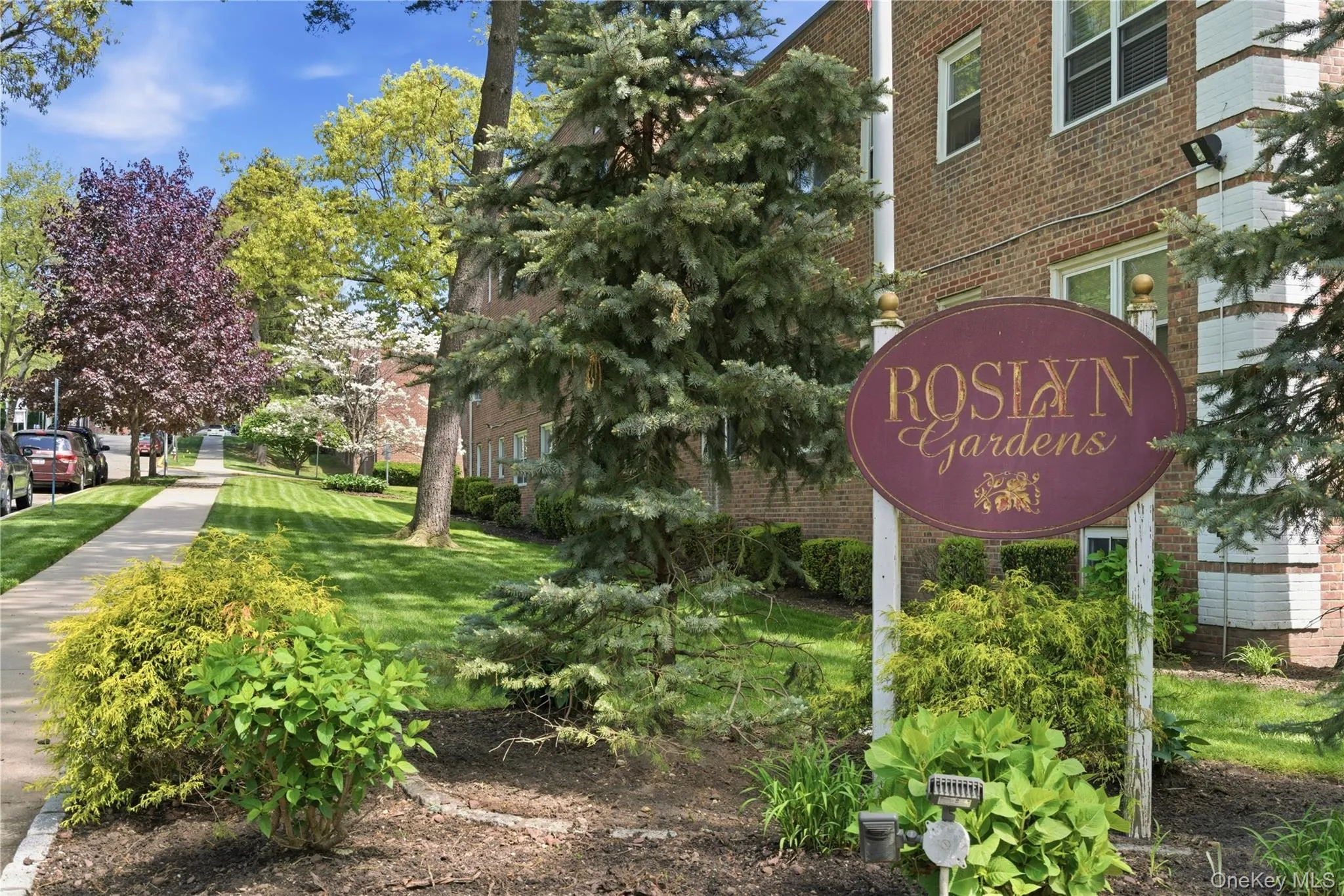 83 Edwards Street, North Hempstead, NY, 2 Bedrooms Bedrooms, 5 Rooms Rooms,1 BathroomBathrooms,Residential,For Rent,Edwards,0,999371 83 Edwards Street, North Hempstead, NY, 2 Bedrooms Bedrooms, 5 Rooms Rooms,1 BathroomBathrooms,Residential,For Rent,Edwards,0,999371