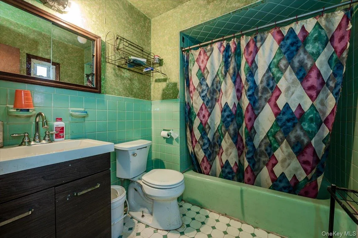 535 Edison Avenue, New York, NY, 3 Bedrooms Bedrooms, 7 Rooms Rooms,2 BathroomsBathrooms,Residential,For Rent,Edison,0,999373 535 Edison Avenue, New York, NY, 3 Bedrooms Bedrooms, 7 Rooms Rooms,2 BathroomsBathrooms,Residential,For Rent,Edison,0,999373