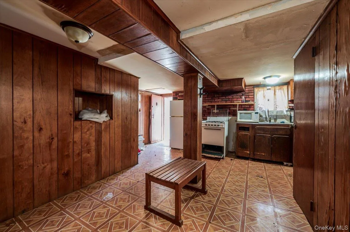 535 Edison Avenue, New York, NY, 3 Bedrooms Bedrooms, 7 Rooms Rooms,2 BathroomsBathrooms,Residential,For Rent,Edison,0,999373 535 Edison Avenue, New York, NY, 3 Bedrooms Bedrooms, 7 Rooms Rooms,2 BathroomsBathrooms,Residential,For Rent,Edison,0,999373