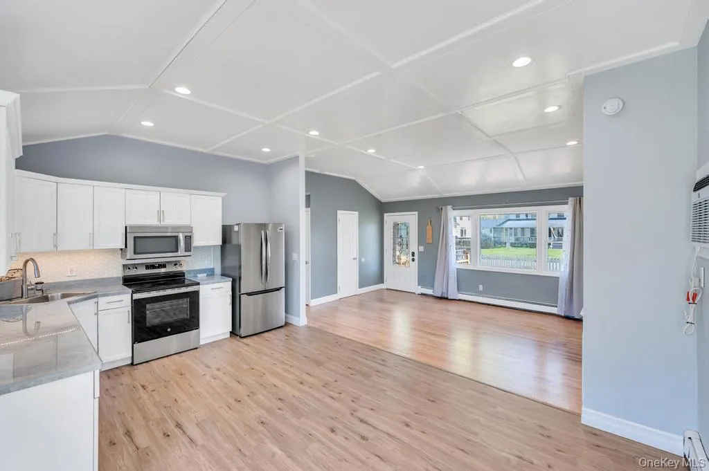 59 Applegate Drive, Brookhaven, NY, 3 Bedrooms Bedrooms, 6 Rooms Rooms,1 BathroomBathrooms,Residential Sale,For Rent,Applegate,0,999374 59 Applegate Drive, Brookhaven, NY, 3 Bedrooms Bedrooms, 6 Rooms Rooms,1 BathroomBathrooms,Residential Sale,For Rent,Applegate,0,999374