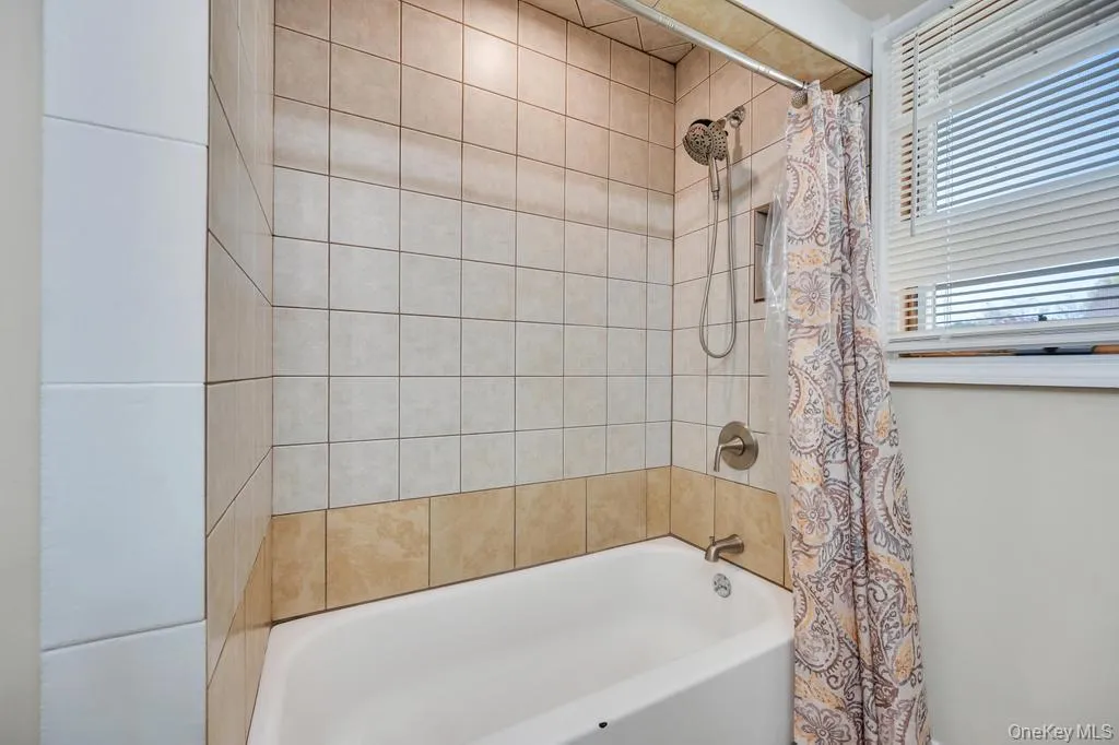 59 Applegate Drive, Brookhaven, NY, 3 Bedrooms Bedrooms, 6 Rooms Rooms,1 BathroomBathrooms,Residential Sale,For Rent,Applegate,0,999374 59 Applegate Drive, Brookhaven, NY, 3 Bedrooms Bedrooms, 6 Rooms Rooms,1 BathroomBathrooms,Residential Sale,For Rent,Applegate,0,999374