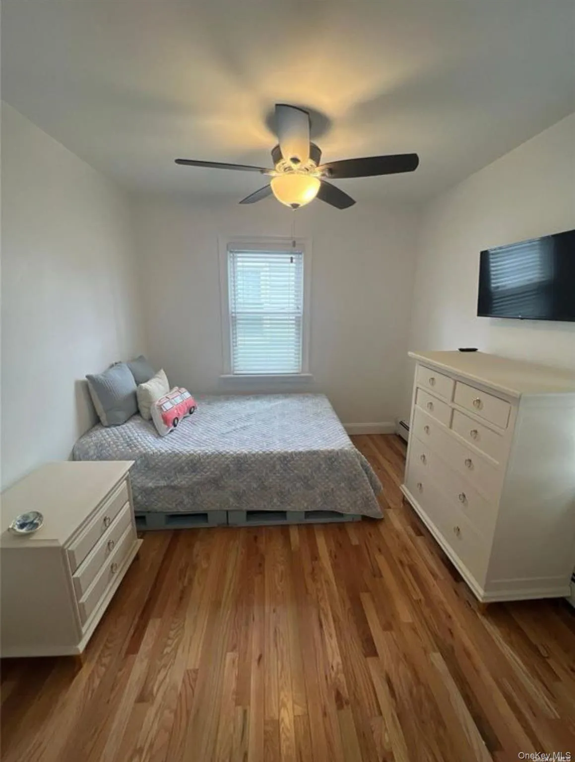 47 Brookline Avenue, Hempstead, NY, 3 Bedrooms Bedrooms, 6 Rooms Rooms,1 BathroomBathrooms,Residential Lease,For Rent,Brookline,0,999391 47 Brookline Avenue, Hempstead, NY, 3 Bedrooms Bedrooms, 6 Rooms Rooms,1 BathroomBathrooms,Residential Lease,For Rent,Brookline,0,999391
