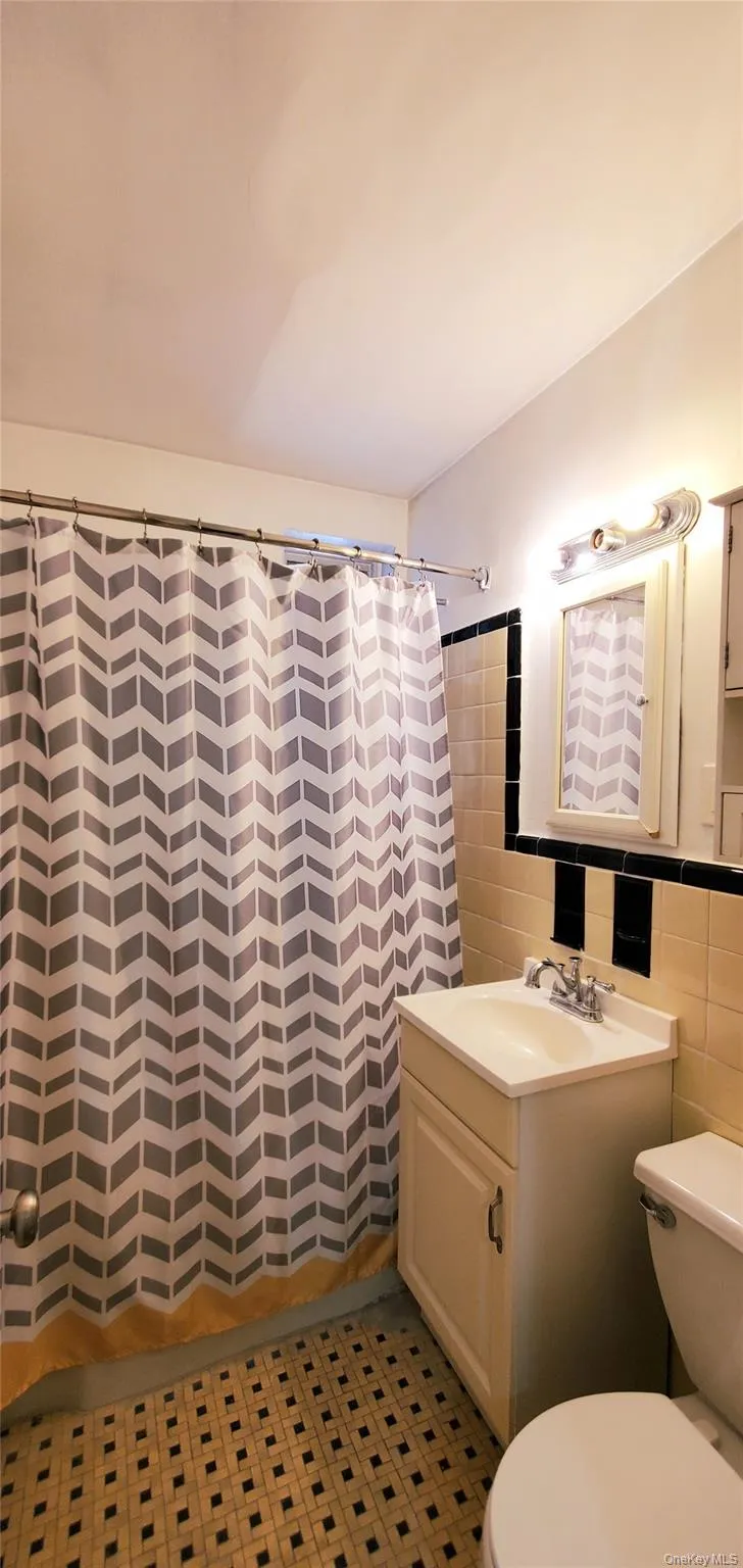 105-37 64th Avenue, New York, NY, 2 Rooms Rooms,1 BathroomBathrooms,Residential Lease,For Rent,64th,0,999395 105-37 64th Avenue, New York, NY, 2 Rooms Rooms,1 BathroomBathrooms,Residential Lease,For Rent,64th,0,999395
