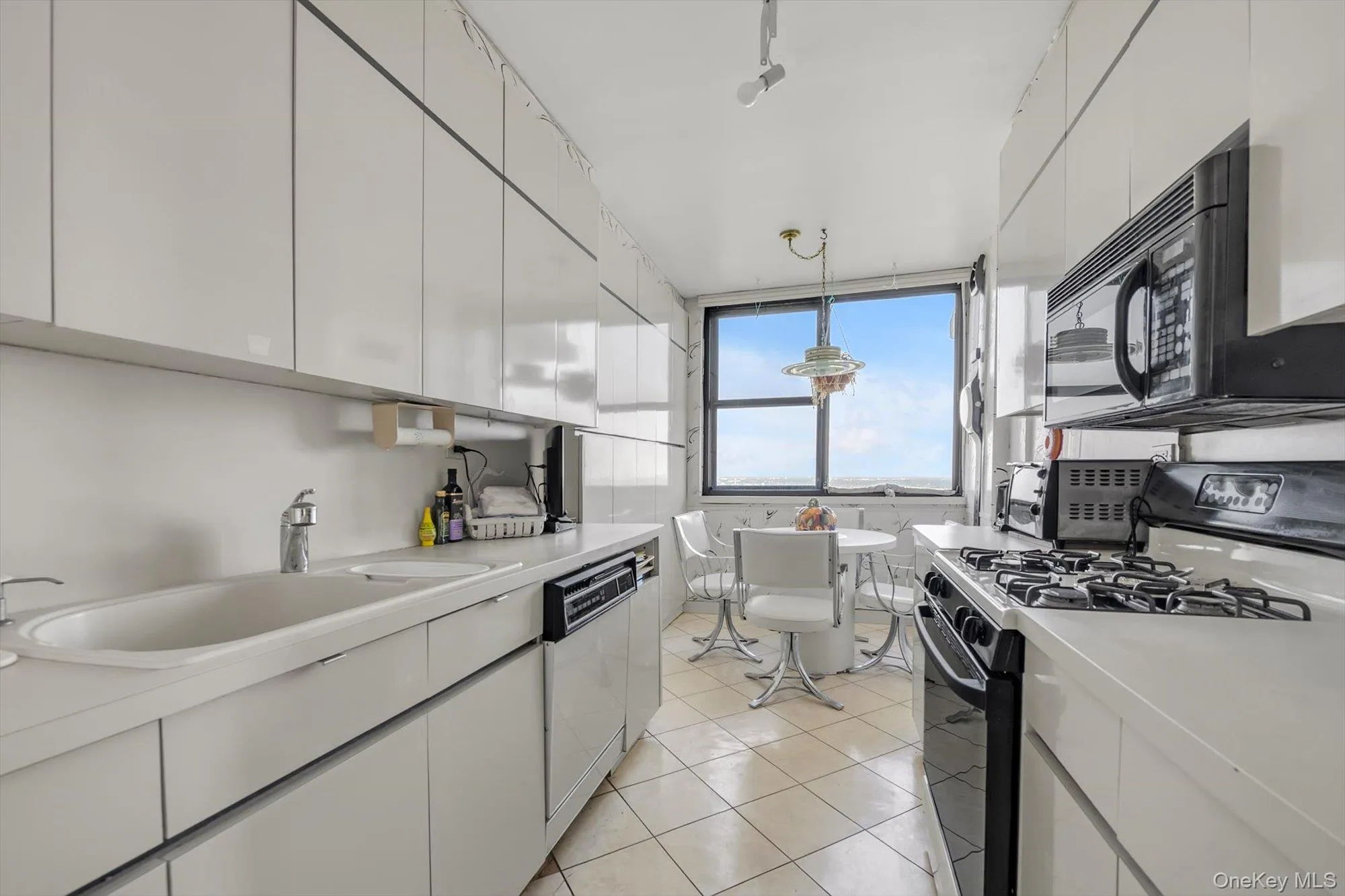 271-10 Grand Central Parkway, New York, NY, 3 Bedrooms Bedrooms, 6 Rooms Rooms,2 BathroomsBathrooms,Residential,For Rent,Grand Central,0,999405 271-10 Grand Central Parkway, New York, NY, 3 Bedrooms Bedrooms, 6 Rooms Rooms,2 BathroomsBathrooms,Residential,For Rent,Grand Central,0,999405