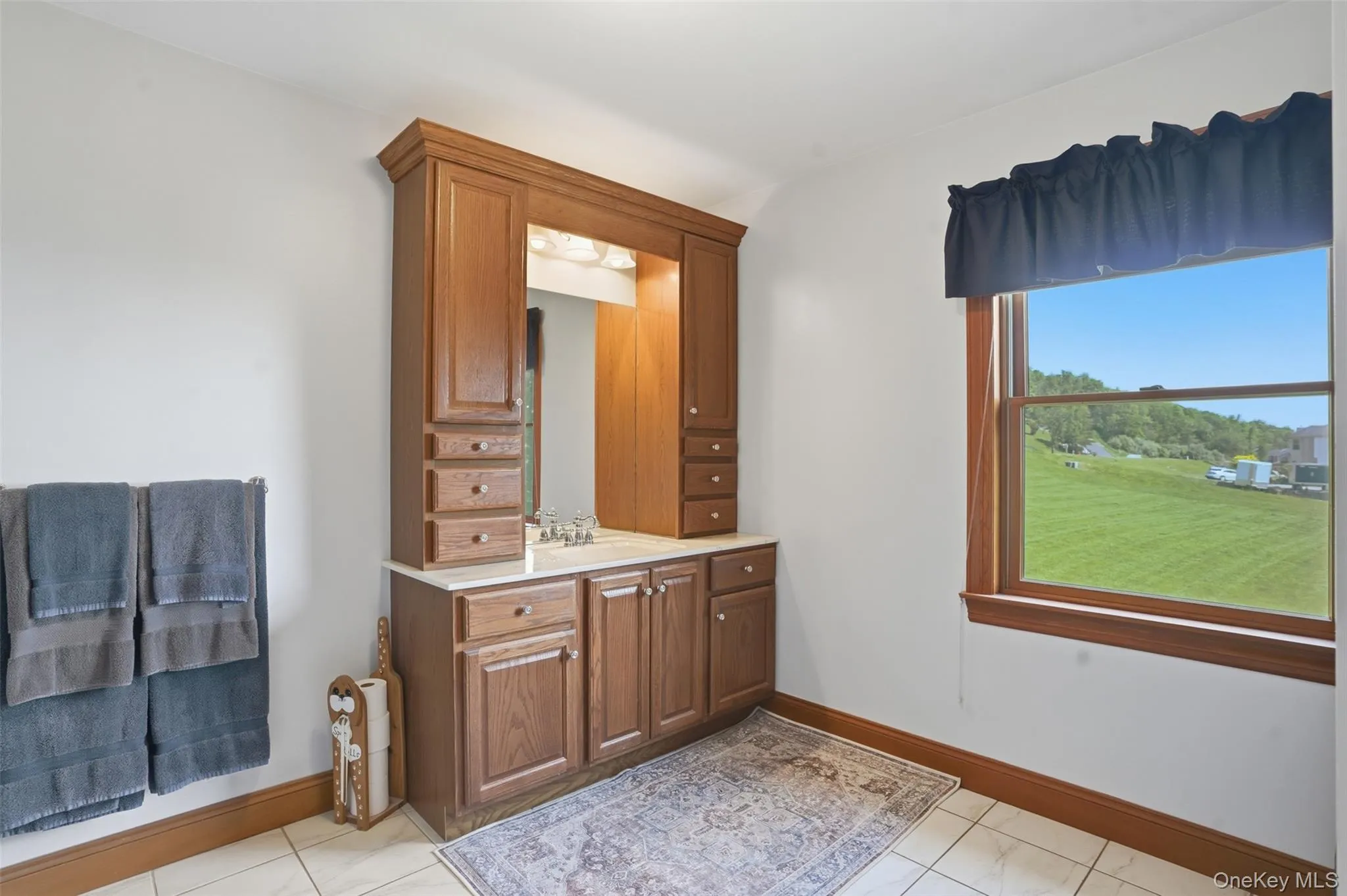 Shared second floor bathroom. Shared second floor bathroom.