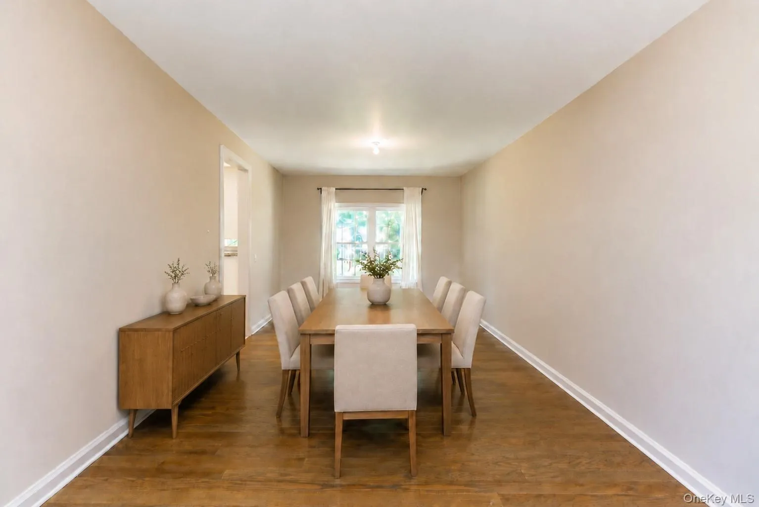 37 Biltmore Drive, Beekman, NY, 4 Bedrooms Bedrooms, 9 Rooms Rooms,3 BathroomsBathrooms,Residential,For Rent,Biltmore,0,999409 37 Biltmore Drive, Beekman, NY, 4 Bedrooms Bedrooms, 9 Rooms Rooms,3 BathroomsBathrooms,Residential,For Rent,Biltmore,0,999409