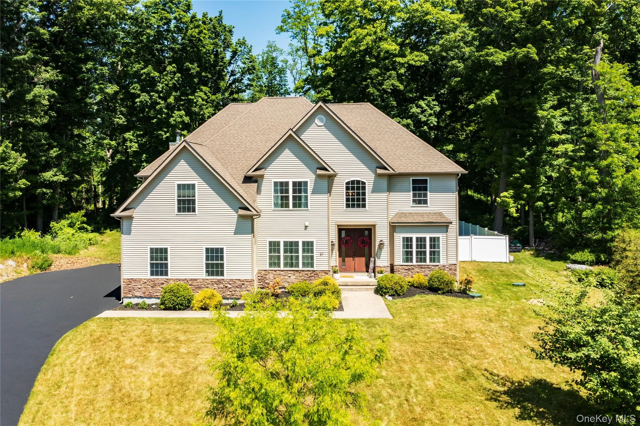 37 Biltmore Drive, Beekman, NY, 4 Bedrooms Bedrooms, 9 Rooms Rooms,3 BathroomsBathrooms,Residential,For Rent,Biltmore,0,999409 37 Biltmore Drive, Beekman, NY, 4 Bedrooms Bedrooms, 9 Rooms Rooms,3 BathroomsBathrooms,Residential,For Rent,Biltmore,0,999409