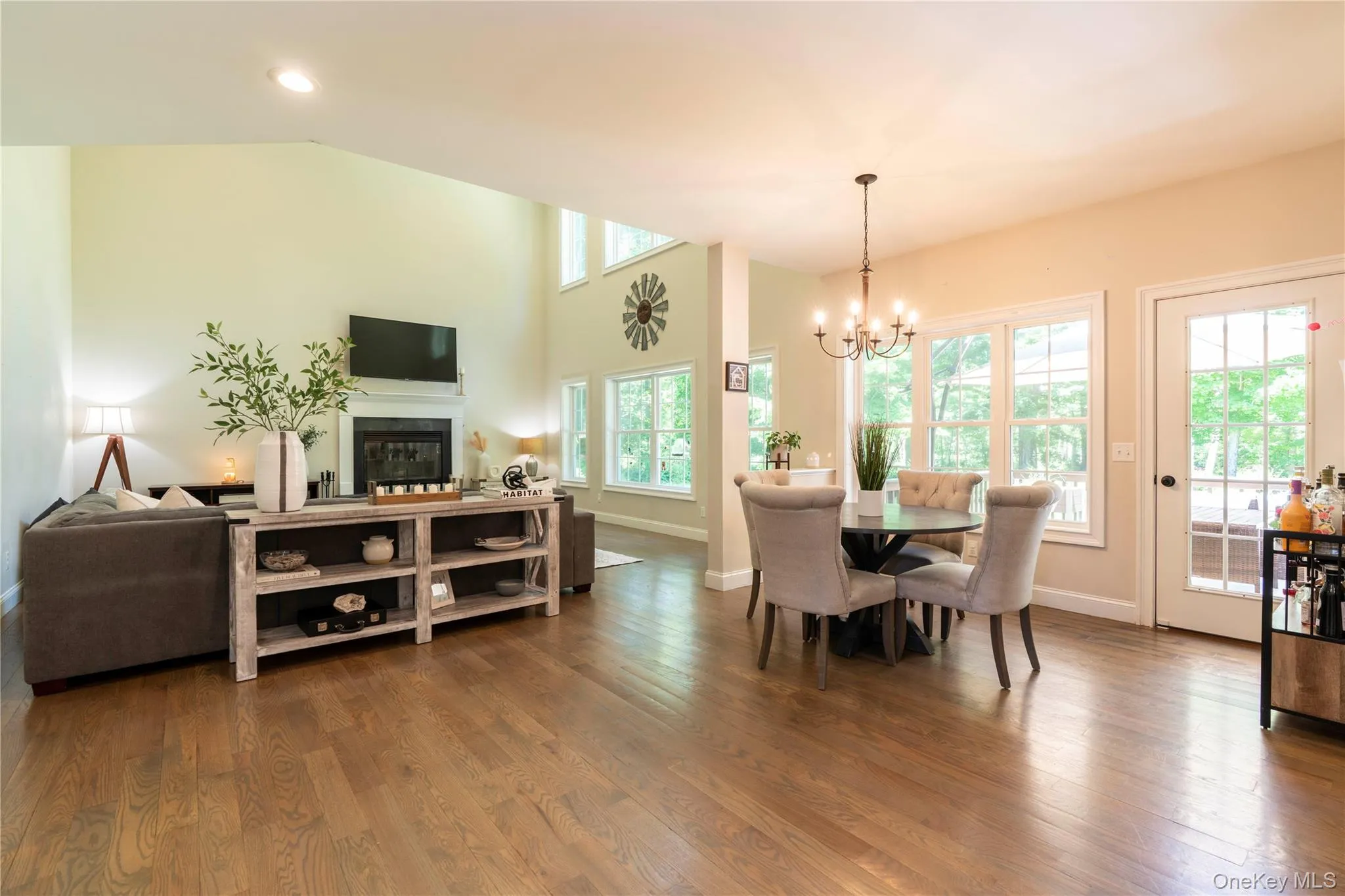 37 Biltmore Drive, Beekman, NY, 4 Bedrooms Bedrooms, 9 Rooms Rooms,3 BathroomsBathrooms,Residential,For Rent,Biltmore,0,999409 37 Biltmore Drive, Beekman, NY, 4 Bedrooms Bedrooms, 9 Rooms Rooms,3 BathroomsBathrooms,Residential,For Rent,Biltmore,0,999409
