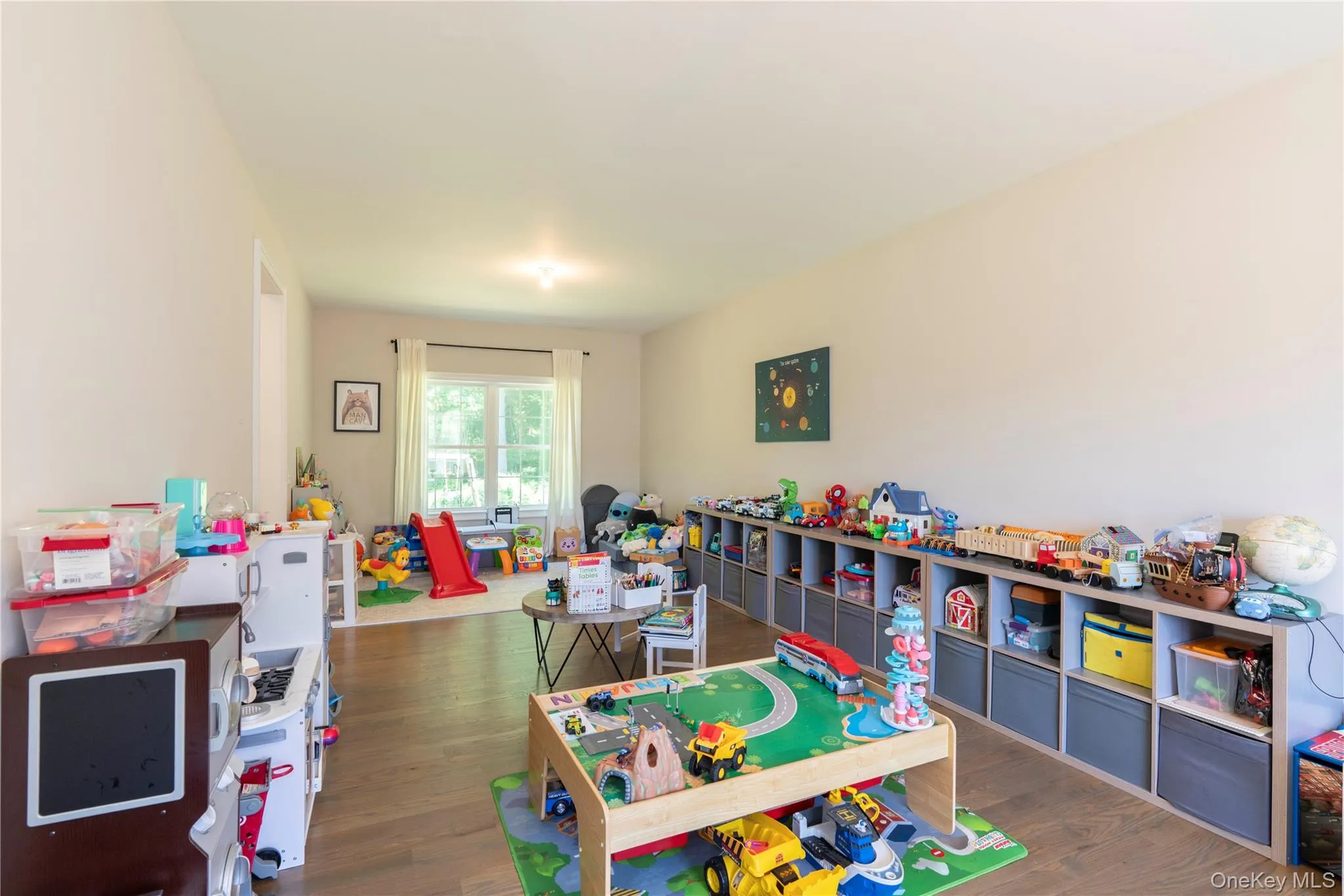 37 Biltmore Drive, Beekman, NY, 4 Bedrooms Bedrooms, 9 Rooms Rooms,3 BathroomsBathrooms,Residential,For Rent,Biltmore,0,999409 37 Biltmore Drive, Beekman, NY, 4 Bedrooms Bedrooms, 9 Rooms Rooms,3 BathroomsBathrooms,Residential,For Rent,Biltmore,0,999409