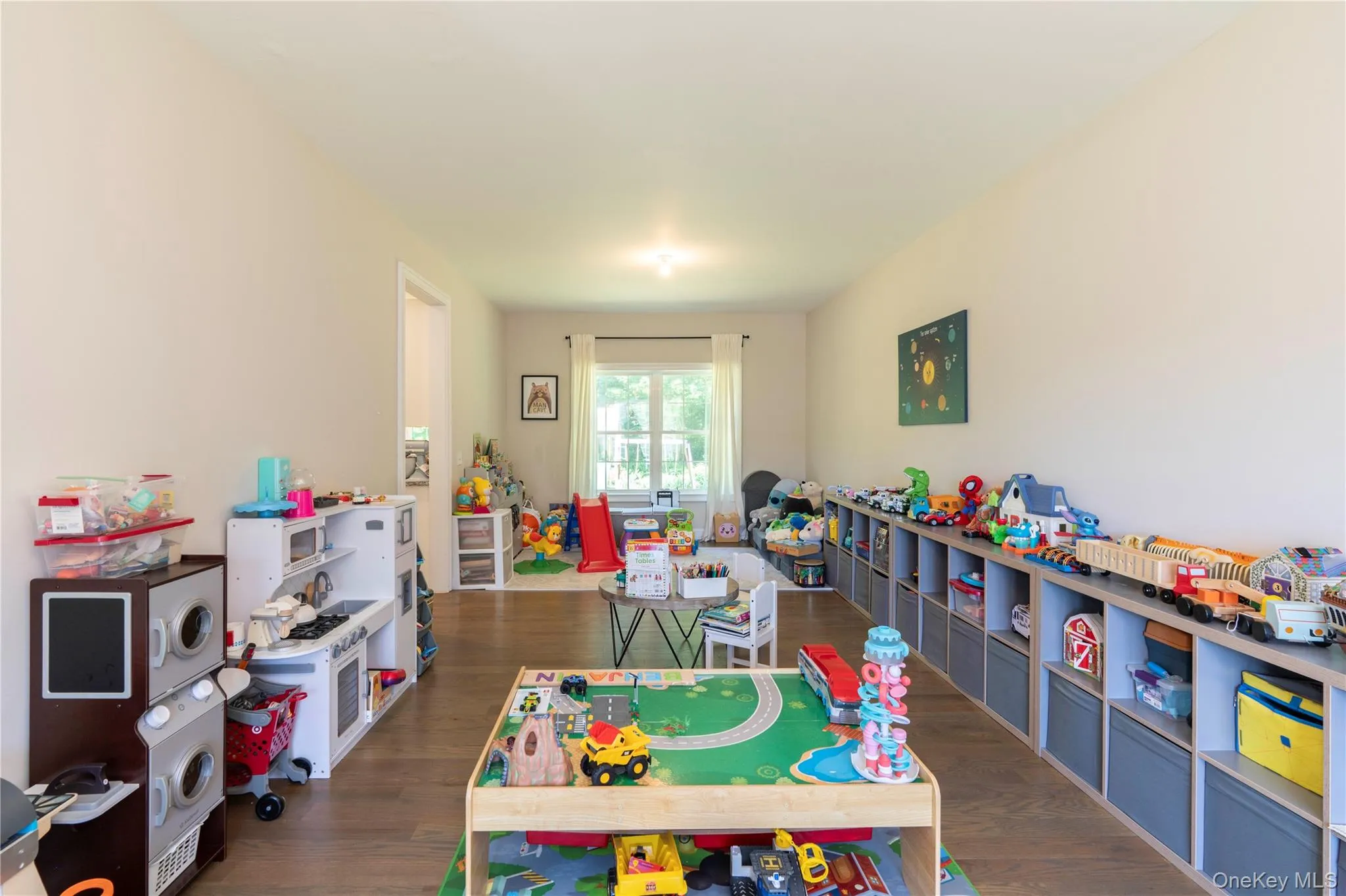 37 Biltmore Drive, Beekman, NY, 4 Bedrooms Bedrooms, 9 Rooms Rooms,3 BathroomsBathrooms,Residential,For Rent,Biltmore,0,999409 37 Biltmore Drive, Beekman, NY, 4 Bedrooms Bedrooms, 9 Rooms Rooms,3 BathroomsBathrooms,Residential,For Rent,Biltmore,0,999409