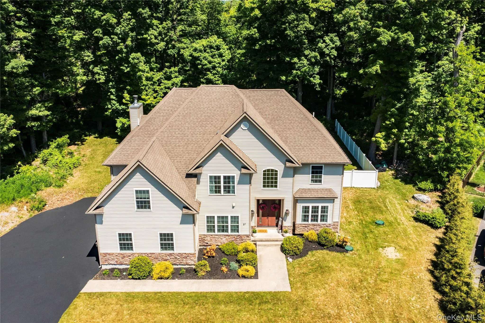 37 Biltmore Drive, Beekman, NY, 4 Bedrooms Bedrooms, 9 Rooms Rooms,3 BathroomsBathrooms,Residential,For Rent,Biltmore,0,999409 37 Biltmore Drive, Beekman, NY, 4 Bedrooms Bedrooms, 9 Rooms Rooms,3 BathroomsBathrooms,Residential,For Rent,Biltmore,0,999409