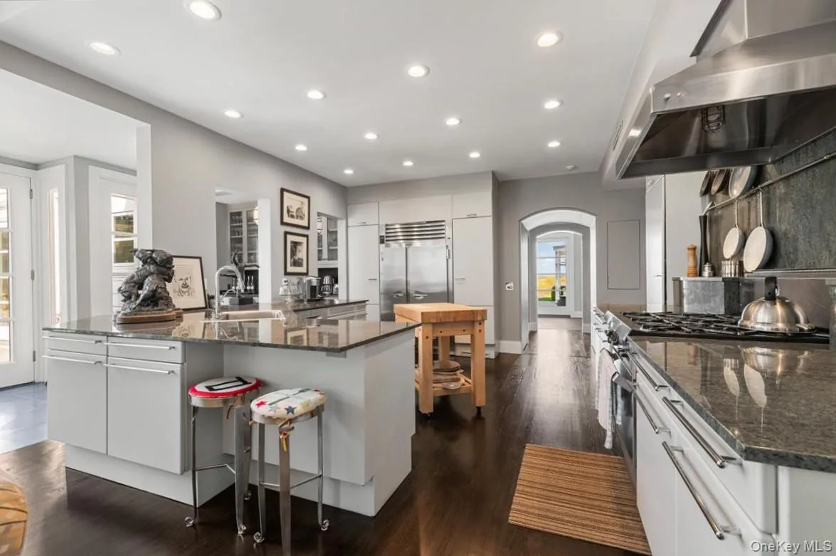 233 Cleft Road, Oyster Bay, NY, 4 Bedrooms Bedrooms, 14 Rooms Rooms,4 BathroomsBathrooms,Residential Sale,For Rent,Cleft,0,999427 233 Cleft Road, Oyster Bay, NY, 4 Bedrooms Bedrooms, 14 Rooms Rooms,4 BathroomsBathrooms,Residential Sale,For Rent,Cleft,0,999427