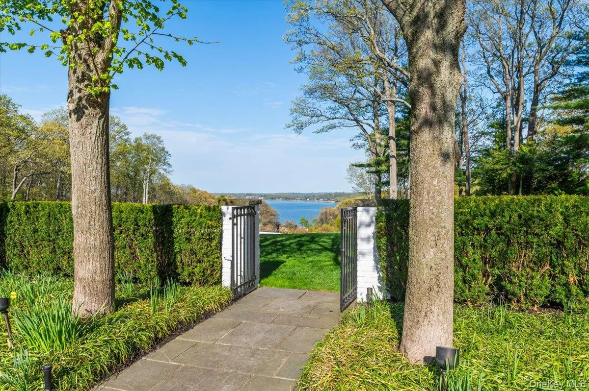 233 Cleft Road, Oyster Bay, NY, 4 Bedrooms Bedrooms, 14 Rooms Rooms,4 BathroomsBathrooms,Residential Sale,For Rent,Cleft,0,999427 233 Cleft Road, Oyster Bay, NY, 4 Bedrooms Bedrooms, 14 Rooms Rooms,4 BathroomsBathrooms,Residential Sale,For Rent,Cleft,0,999427