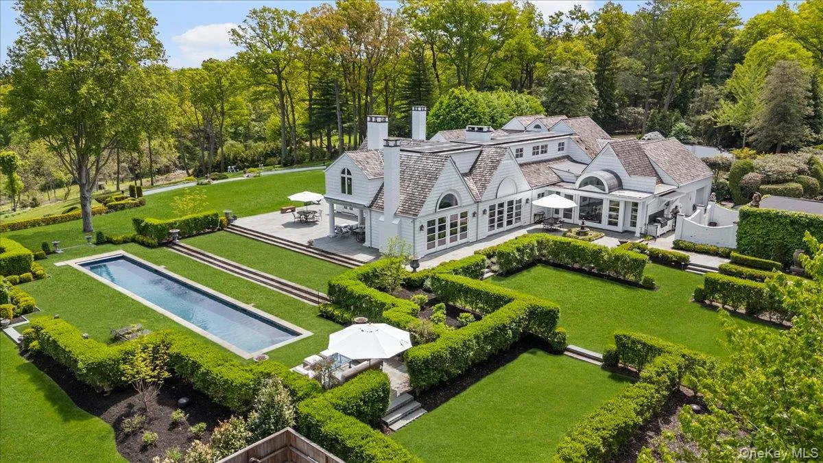 233 Cleft Road, Oyster Bay, NY, 4 Bedrooms Bedrooms, 14 Rooms Rooms,4 BathroomsBathrooms,Residential Sale,For Rent,Cleft,0,999427 233 Cleft Road, Oyster Bay, NY, 4 Bedrooms Bedrooms, 14 Rooms Rooms,4 BathroomsBathrooms,Residential Sale,For Rent,Cleft,0,999427