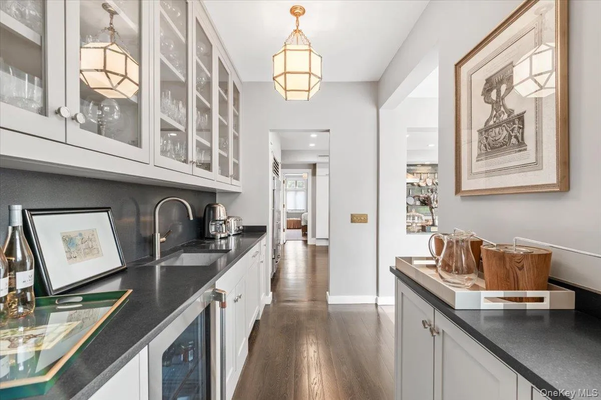 233 Cleft Road, Oyster Bay, NY, 4 Bedrooms Bedrooms, 14 Rooms Rooms,4 BathroomsBathrooms,Residential Sale,For Rent,Cleft,0,999427 233 Cleft Road, Oyster Bay, NY, 4 Bedrooms Bedrooms, 14 Rooms Rooms,4 BathroomsBathrooms,Residential Sale,For Rent,Cleft,0,999427