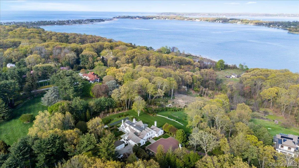 233 Cleft Road, Oyster Bay, NY, 4 Bedrooms Bedrooms, 14 Rooms Rooms,4 BathroomsBathrooms,Residential Sale,For Rent,Cleft,0,999427 233 Cleft Road, Oyster Bay, NY, 4 Bedrooms Bedrooms, 14 Rooms Rooms,4 BathroomsBathrooms,Residential Sale,For Rent,Cleft,0,999427