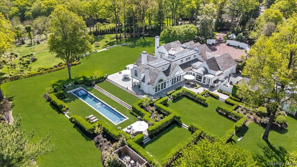 233 Cleft Road, Oyster Bay, NY, 4 Bedrooms Bedrooms, 14 Rooms Rooms,4 BathroomsBathrooms,Residential Sale,For Rent,Cleft,0,999427 233 Cleft Road, Oyster Bay, NY, 4 Bedrooms Bedrooms, 14 Rooms Rooms,4 BathroomsBathrooms,Residential Sale,For Rent,Cleft,0,999427