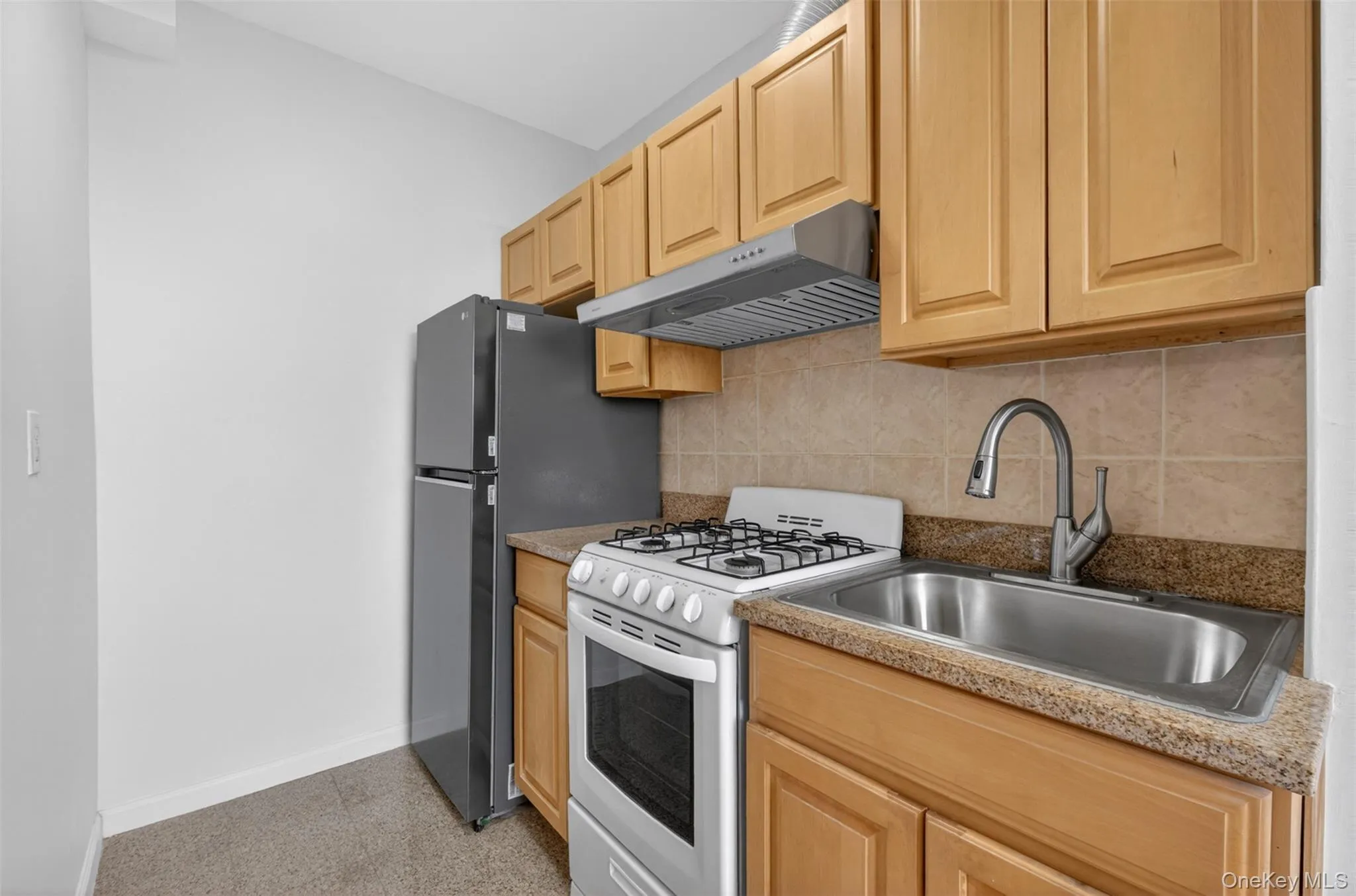 99-72 66th Rd, New York, NY, 3 Rooms Rooms,1 BathroomBathrooms,Residential,For Rent,66th Rd,0,999432 99-72 66th Rd, New York, NY, 3 Rooms Rooms,1 BathroomBathrooms,Residential,For Rent,66th Rd,0,999432