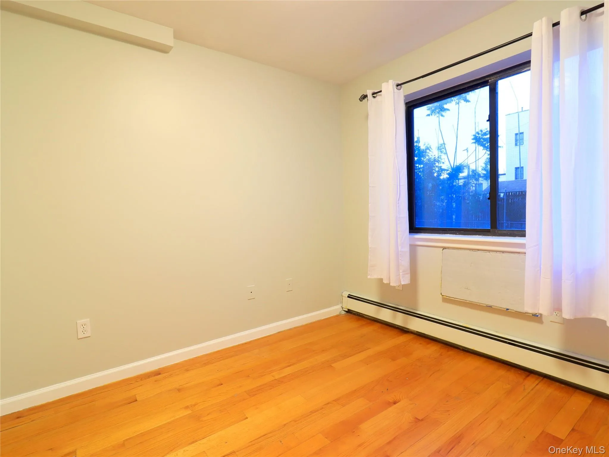 3733 107th Street, New York, NY, 2 Bedrooms Bedrooms, 5 Rooms Rooms,1 BathroomBathrooms,Residential,For Rent,107th,0,999434 3733 107th Street, New York, NY, 2 Bedrooms Bedrooms, 5 Rooms Rooms,1 BathroomBathrooms,Residential,For Rent,107th,0,999434