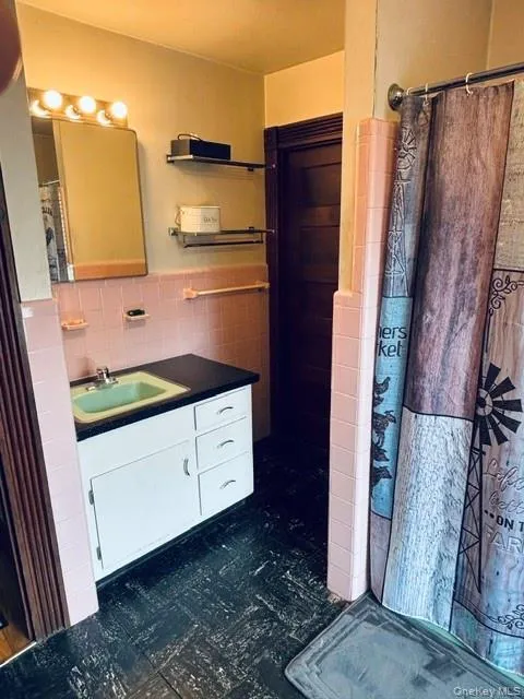 7786 Main Street, Pine Plains, NY, 4 Bedrooms Bedrooms, 9 Rooms Rooms,1 BathroomBathrooms,Residential,For Rent,Main,0,999436 7786 Main Street, Pine Plains, NY, 4 Bedrooms Bedrooms, 9 Rooms Rooms,1 BathroomBathrooms,Residential,For Rent,Main,0,999436