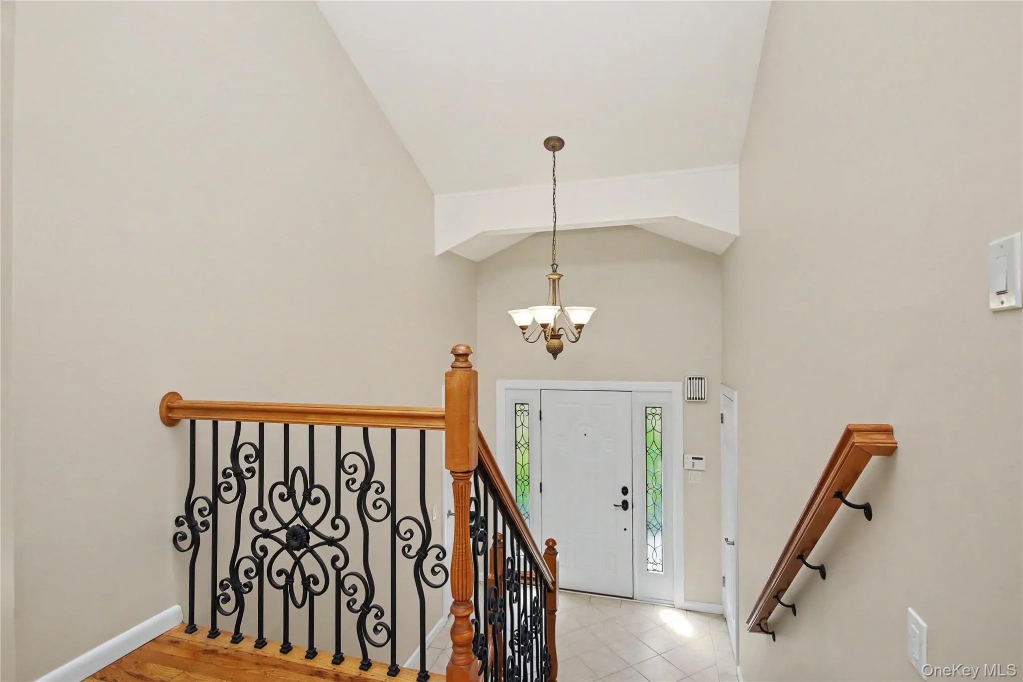 Spacious Entry Foyer Spacious Entry Foyer